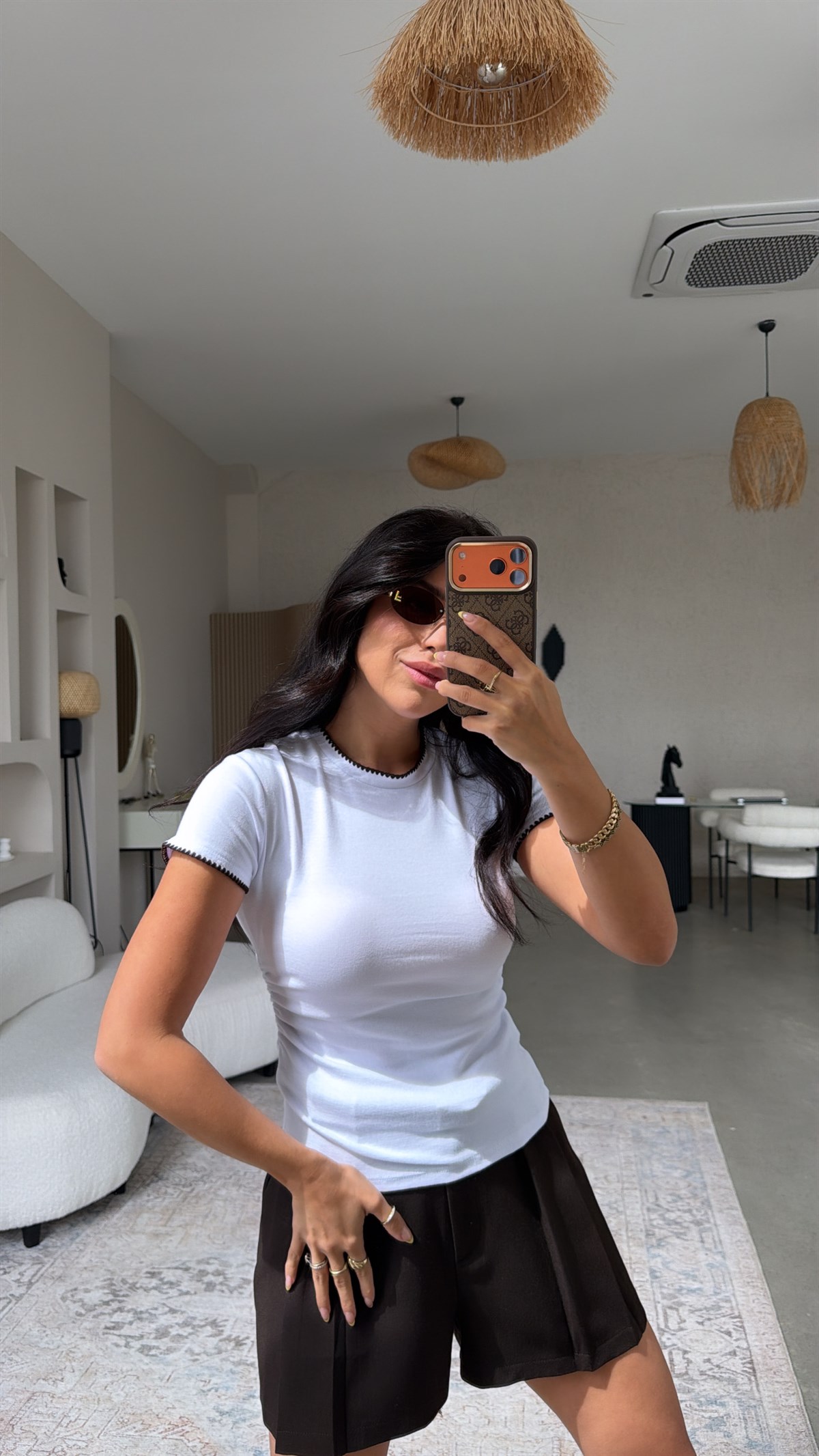 Kahverengi Dikiş Detaylı Beyaz Pamuk Tshirt