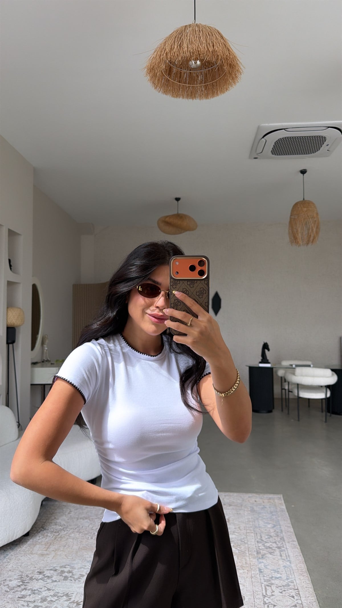 Kahverengi Dikiş Detaylı Beyaz Pamuk Tshirt