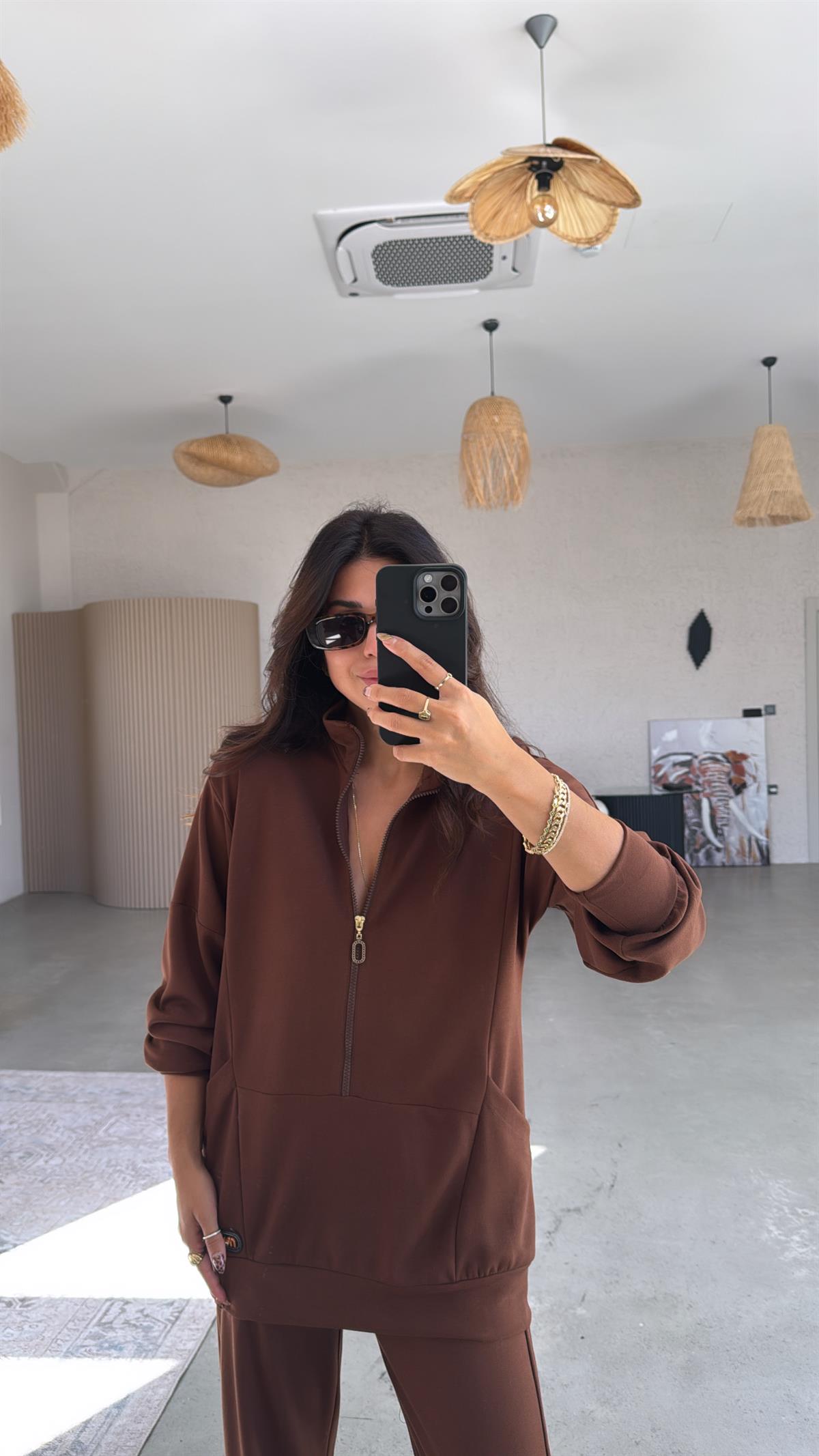 Kahverengi Fermuarlı Sweatli Aksesuarlı Eşofman Takımı