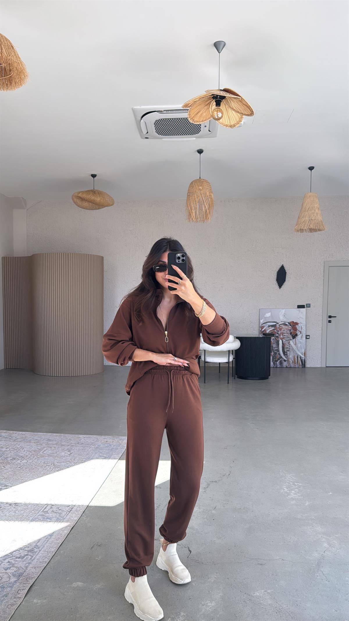 Kahverengi Fermuarlı Sweatli Aksesuarlı Eşofman Takımı