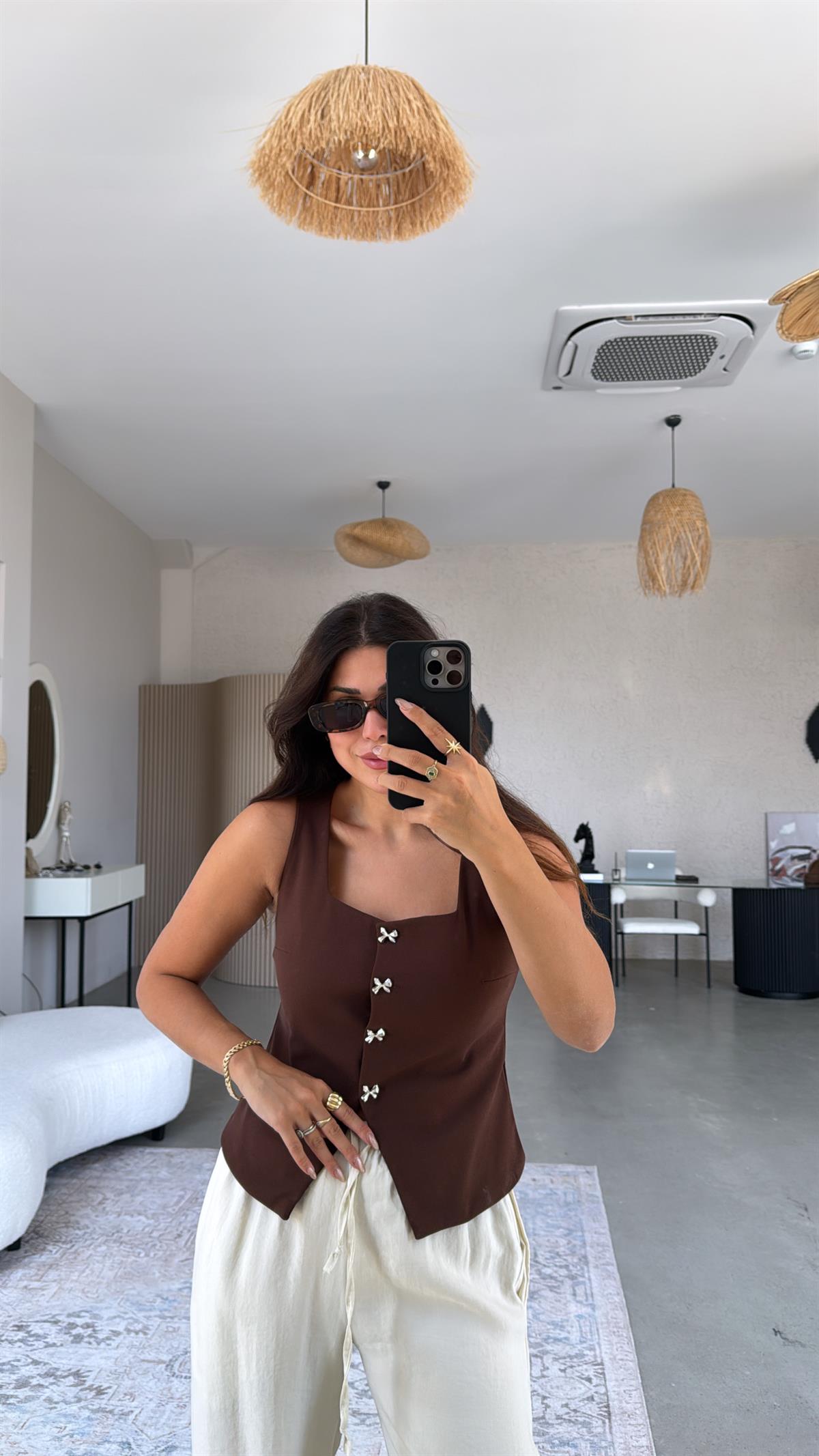 Kahverengi Fiyonk Düğmeli Kumaş Yelek
