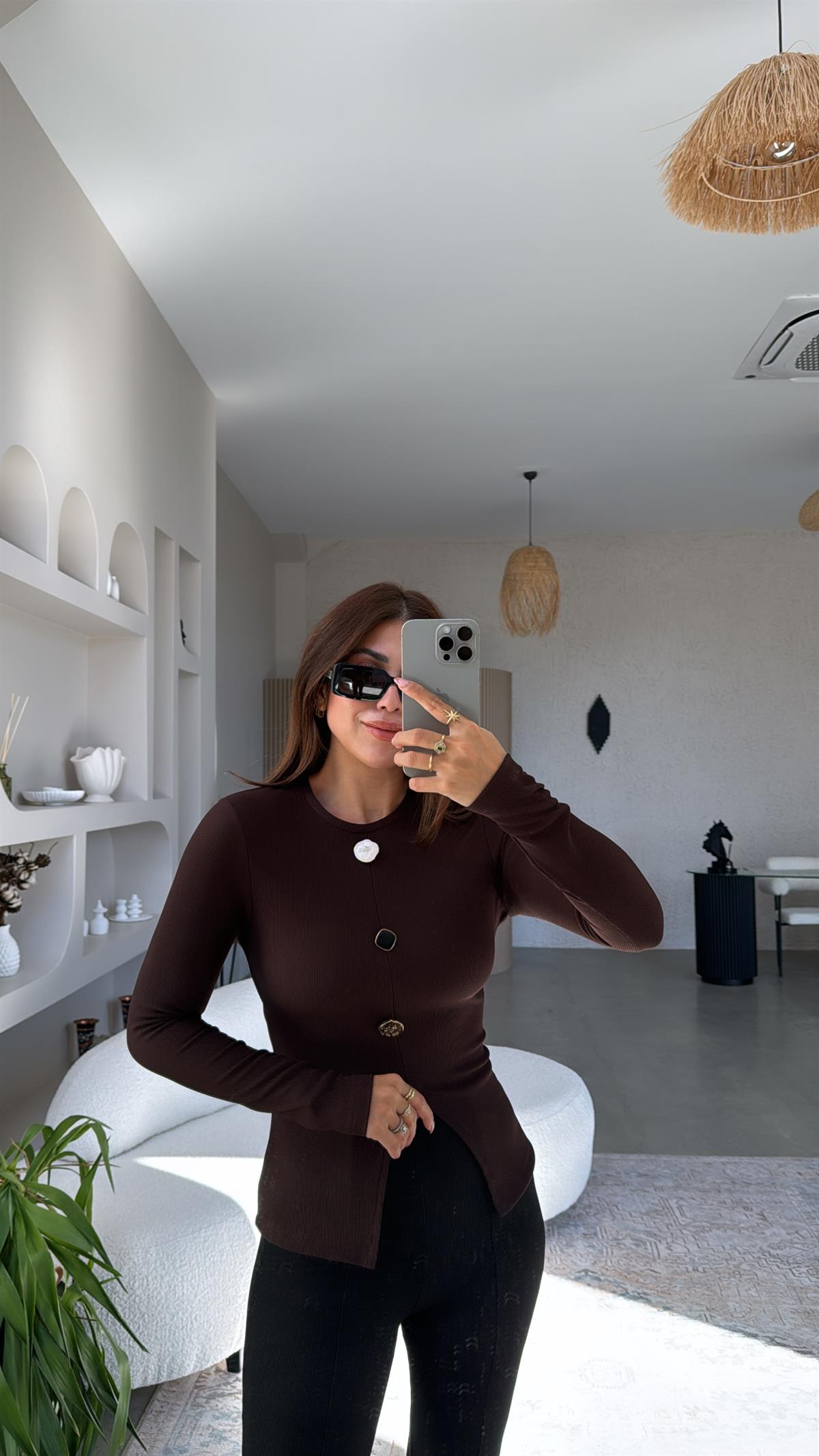 Kahverengi Gold Düğmeli Üçgen Detay Bluz