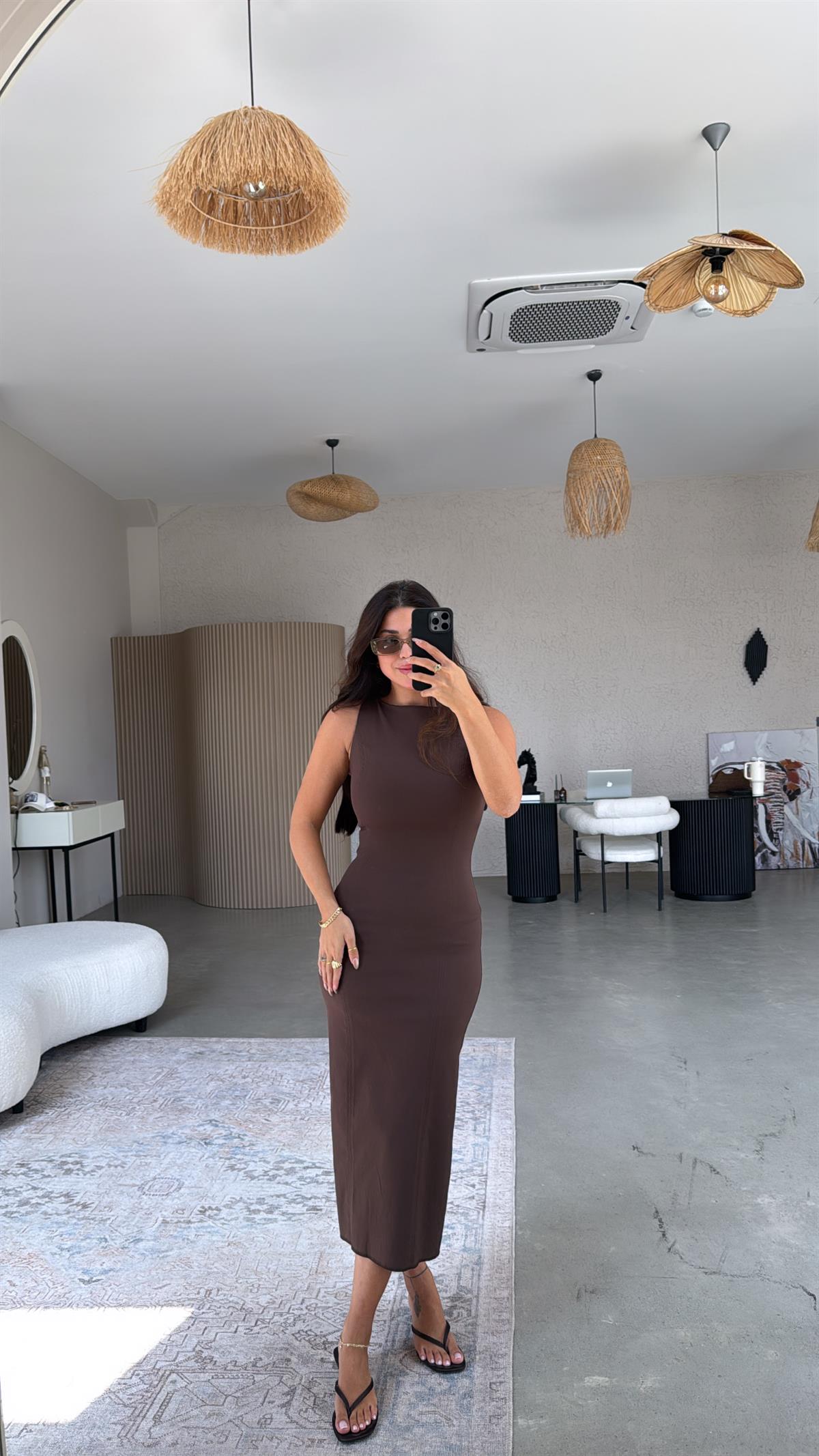 Kahverengi Halter Yaka Streç Midi Elbise