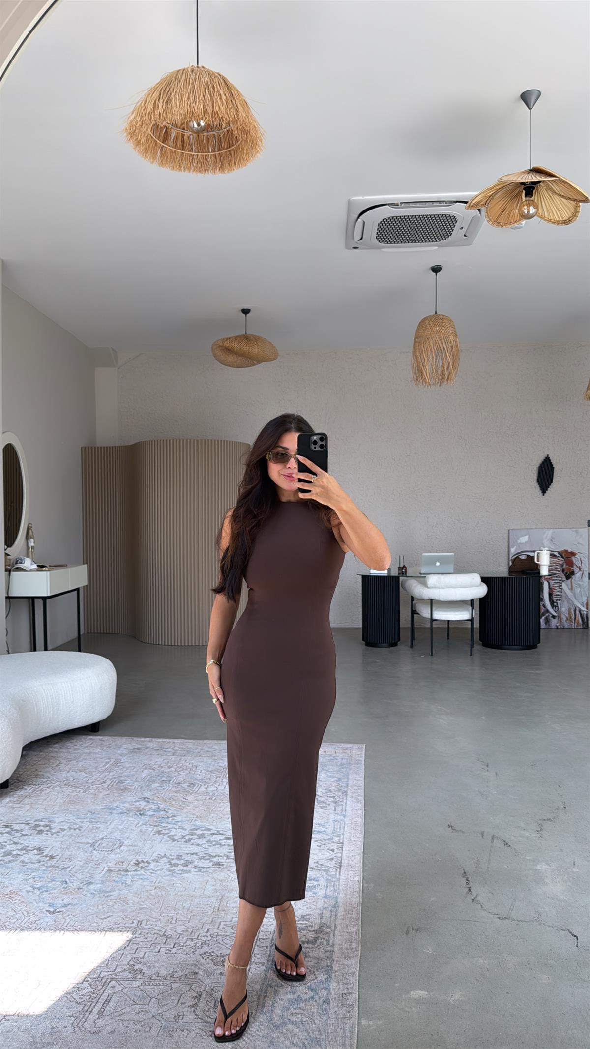 Kahverengi Halter Yaka Streç Midi Elbise