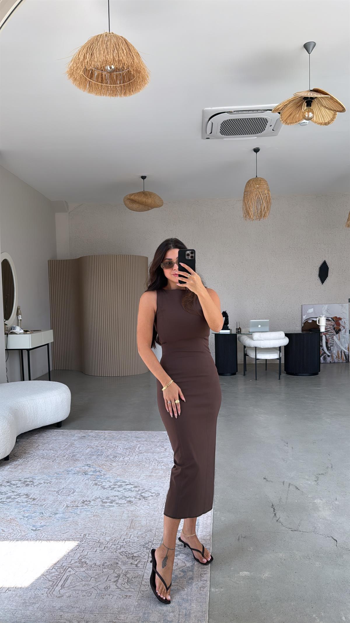 Kahverengi Halter Yaka Streç Midi Elbise