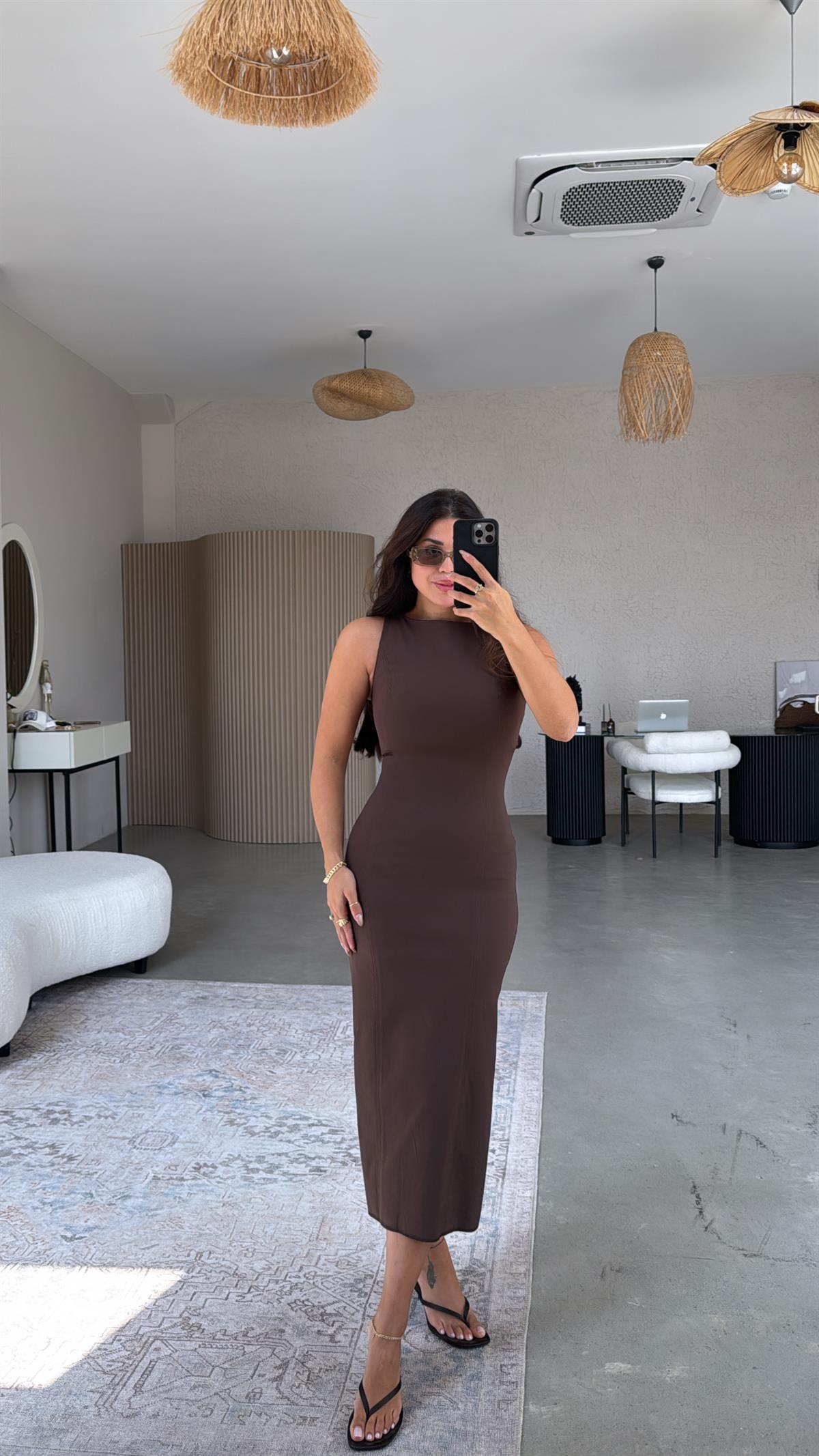 Kahverengi Halter Yaka Streç Midi Elbise