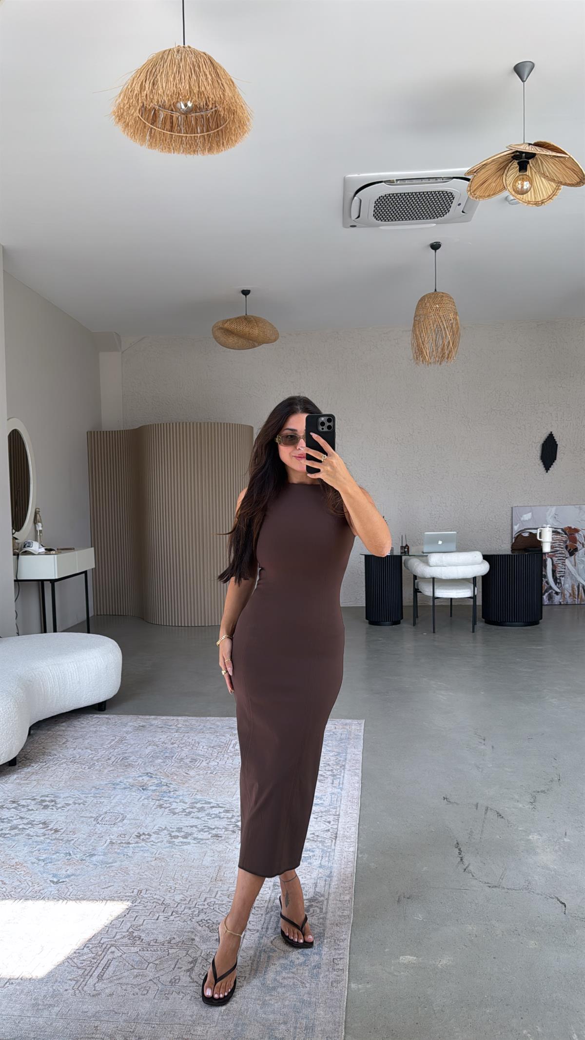 Kahverengi Halter Yaka Streç Midi Elbise