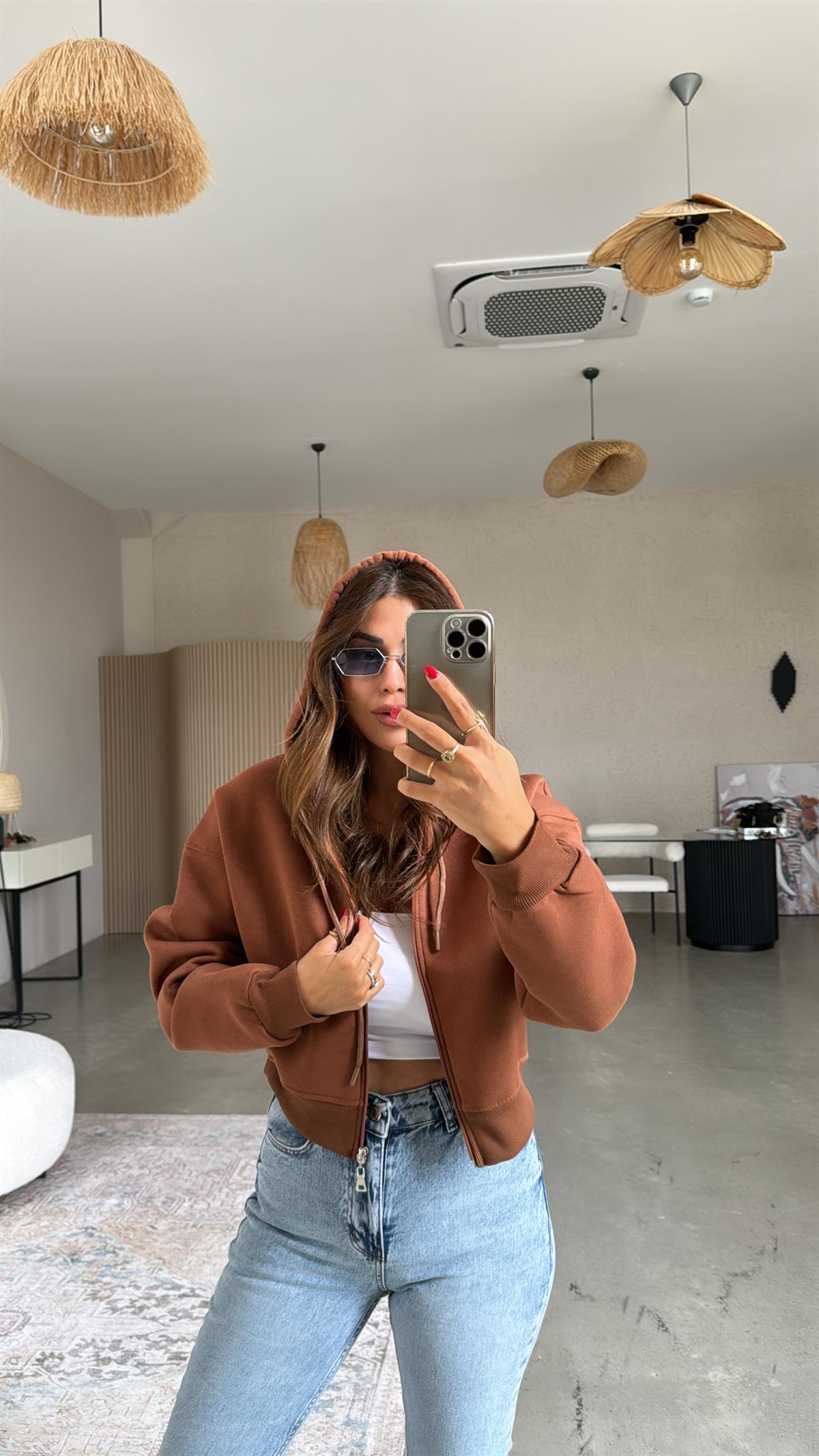 Kahverengi Kısa Fermuarlı Şardonlu Ceket