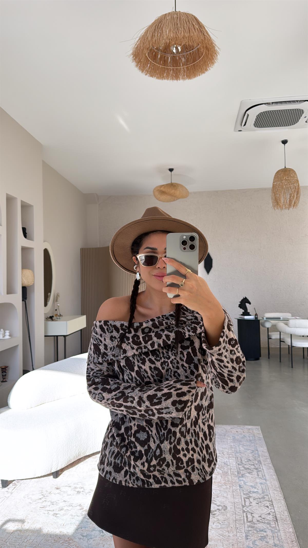 Kahverengi Leopar Madonna Bluz