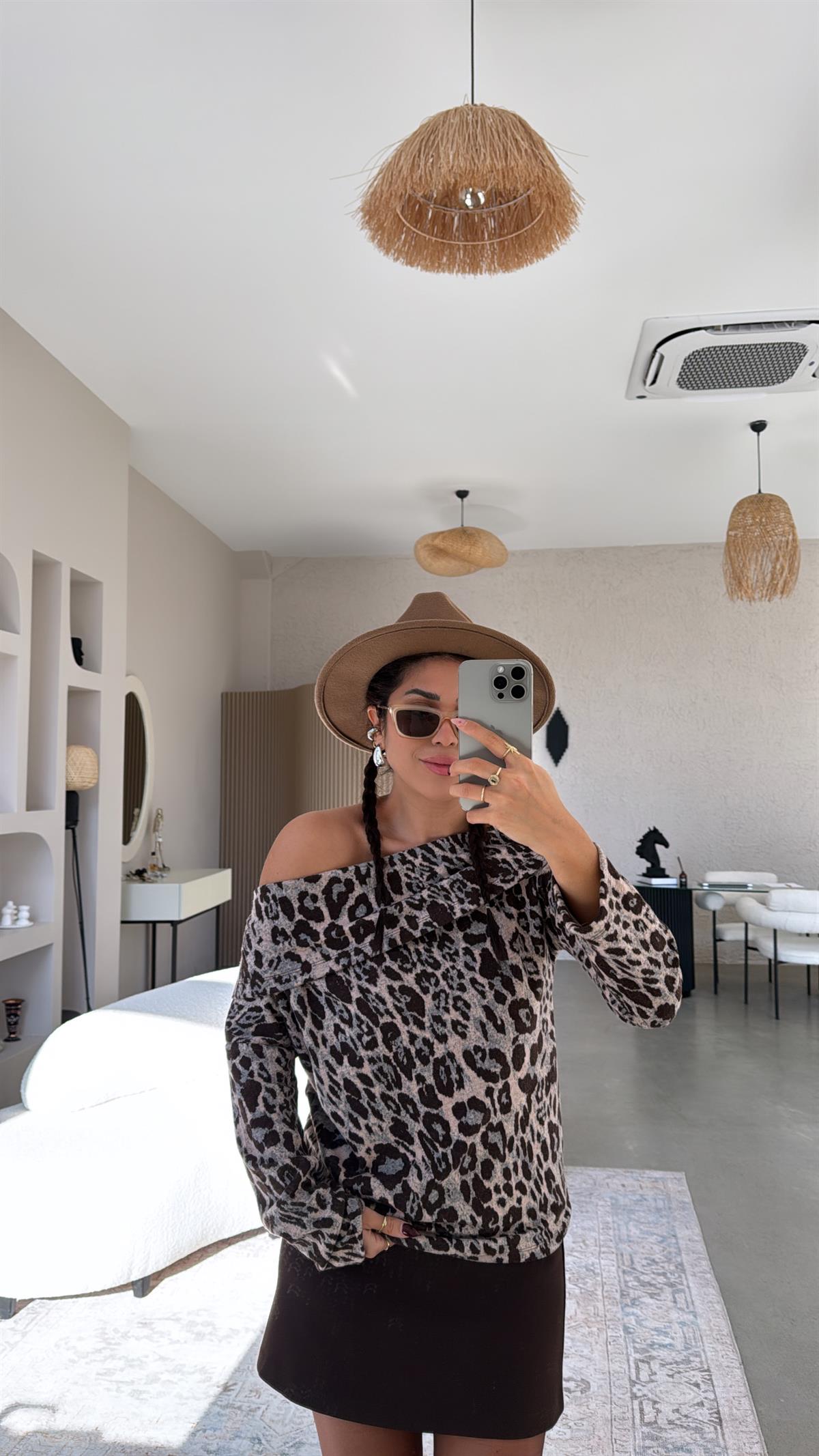 Kahverengi Leopar Madonna Bluz