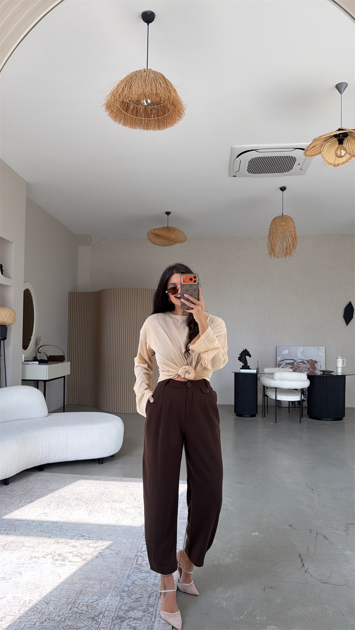 Kahverengi Mini Düğme Detaylı Kumaş Pantolon