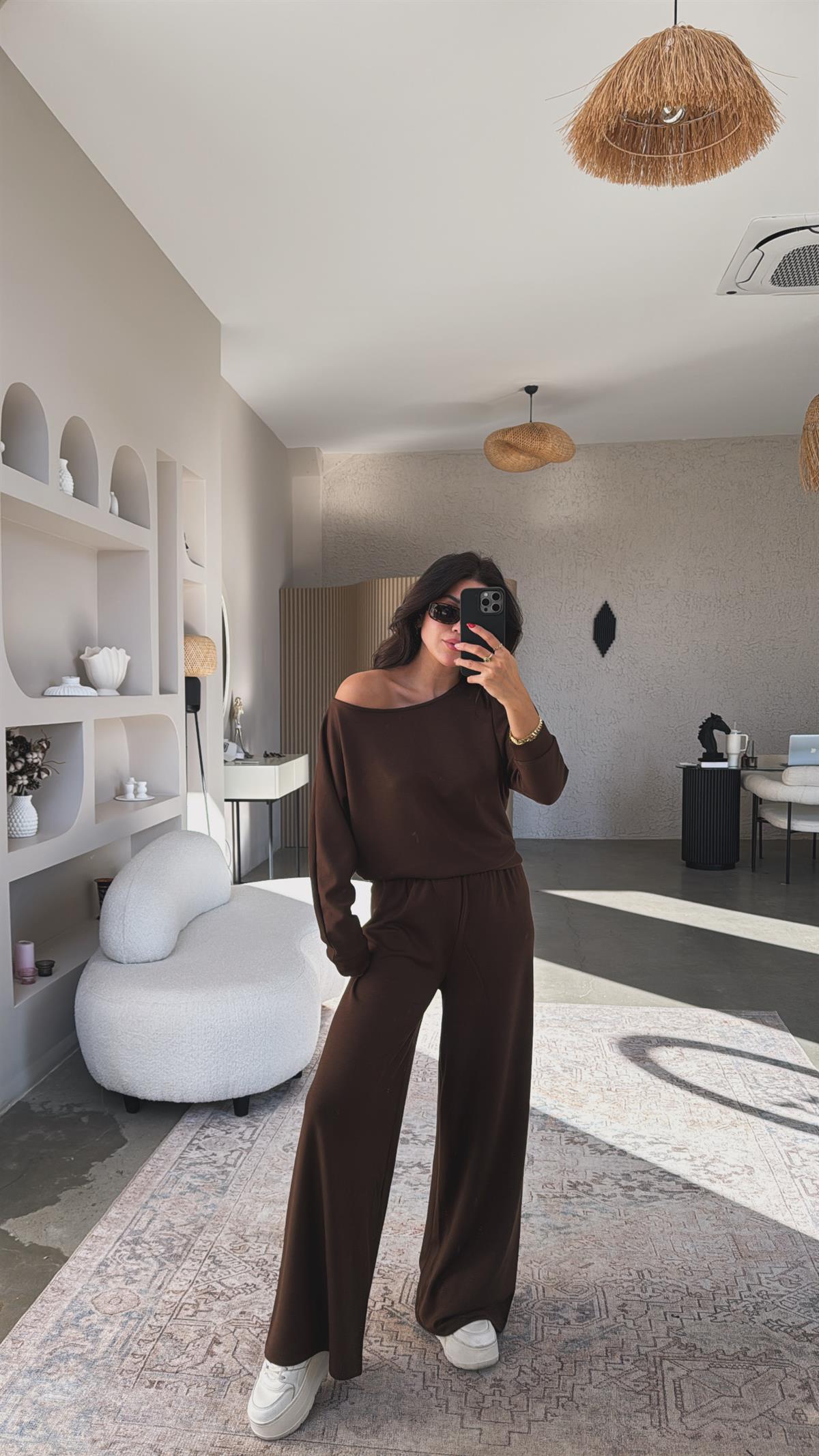 Kahverengi Modal Kayık Yakalı Takım