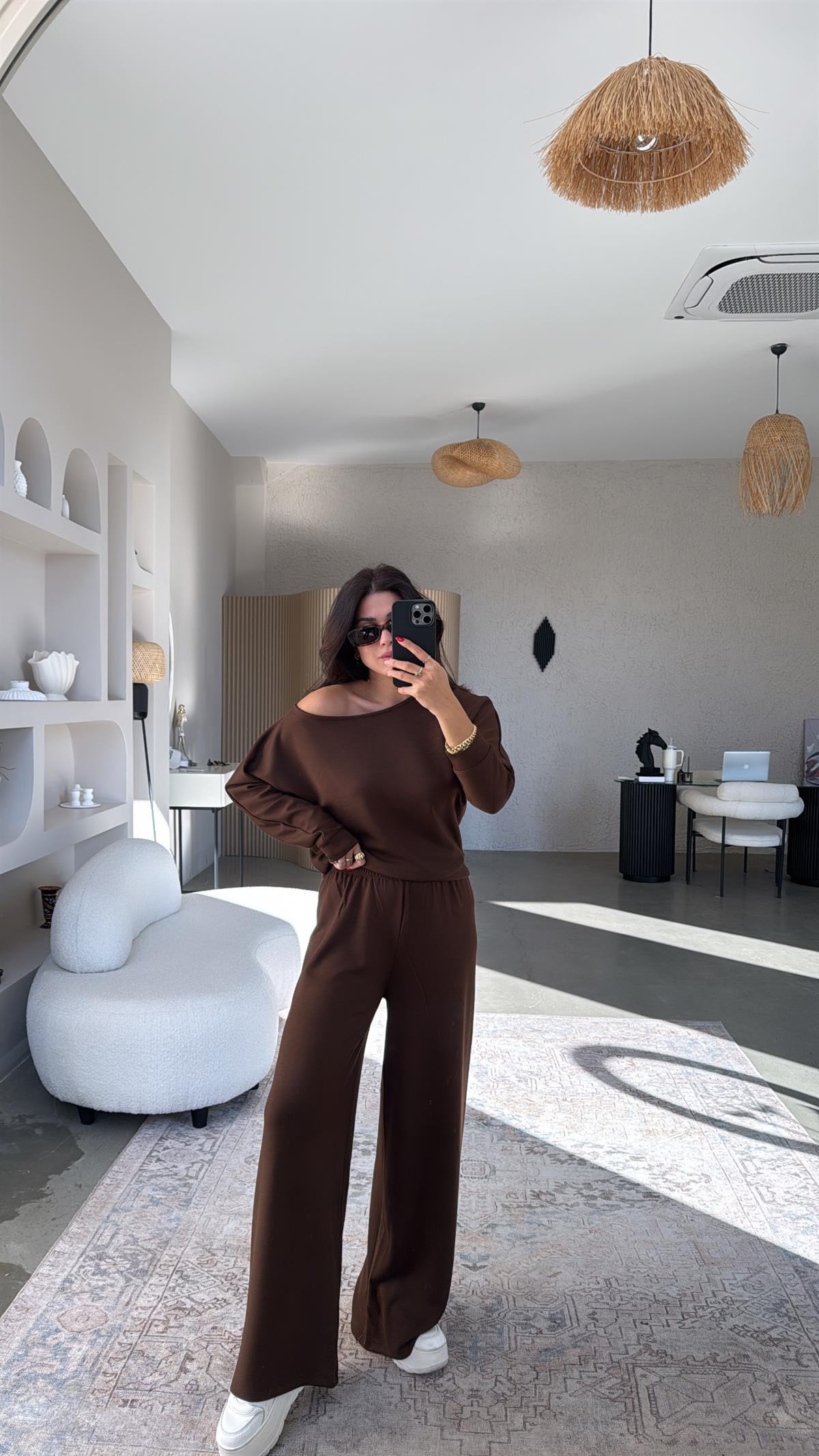 Kahverengi Modal Kayık Yakalı Takım