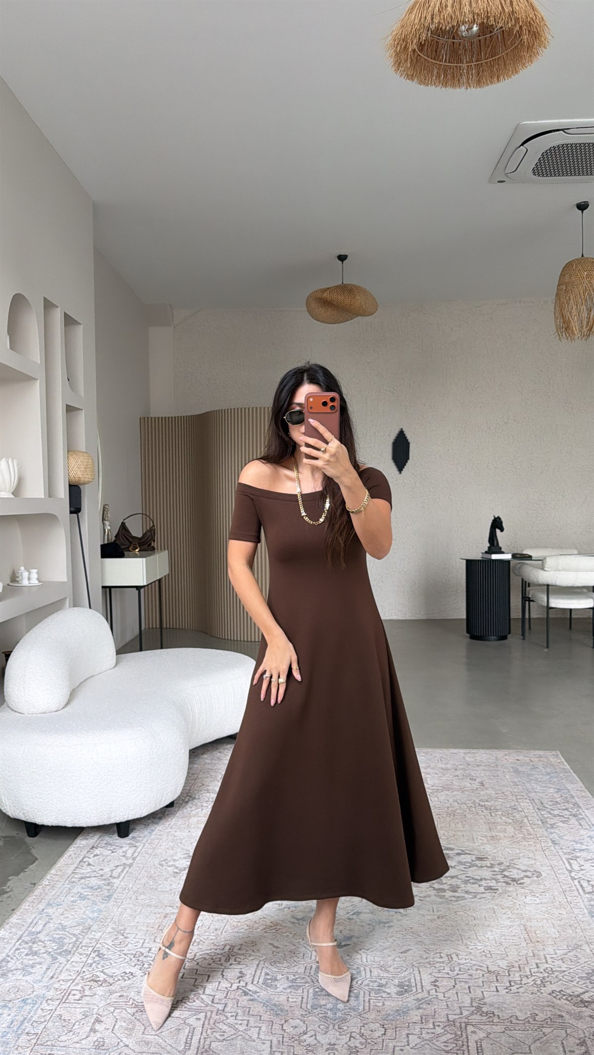 Kahverengi Modal Omzu Açık ZR Model Elbise