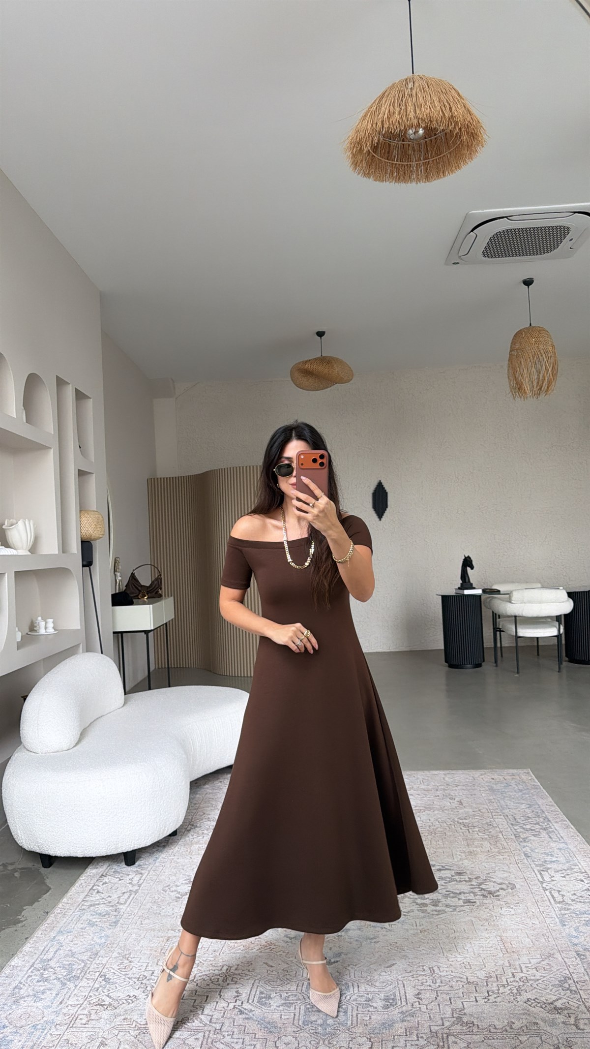 Kahverengi Modal Omzu Açık ZR Model Elbise