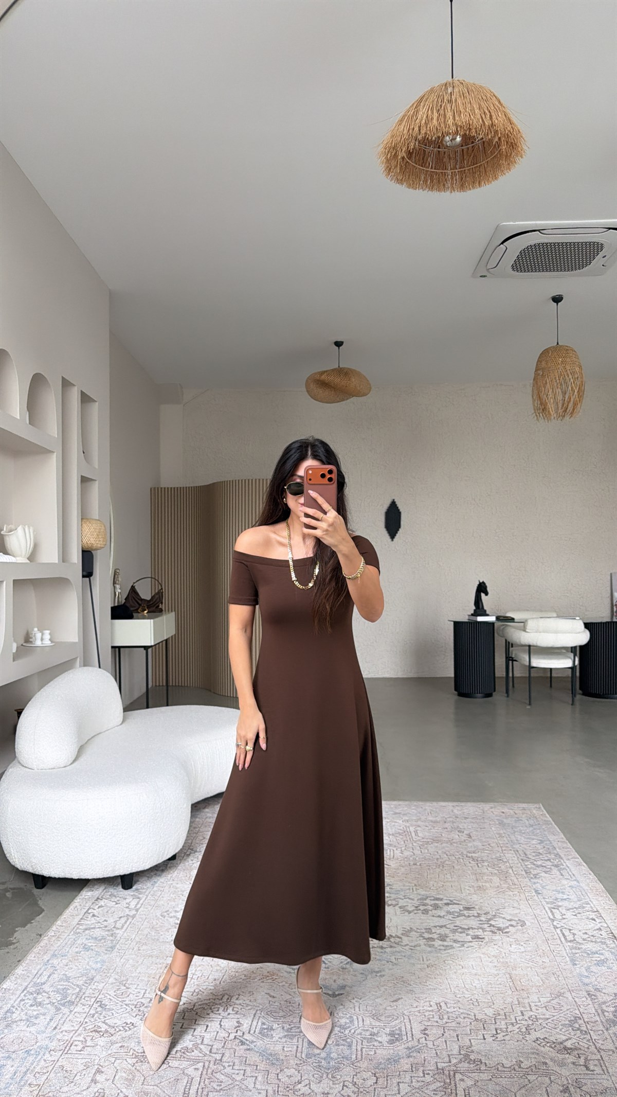 Kahverengi Modal Omzu Açık ZR Model Elbise