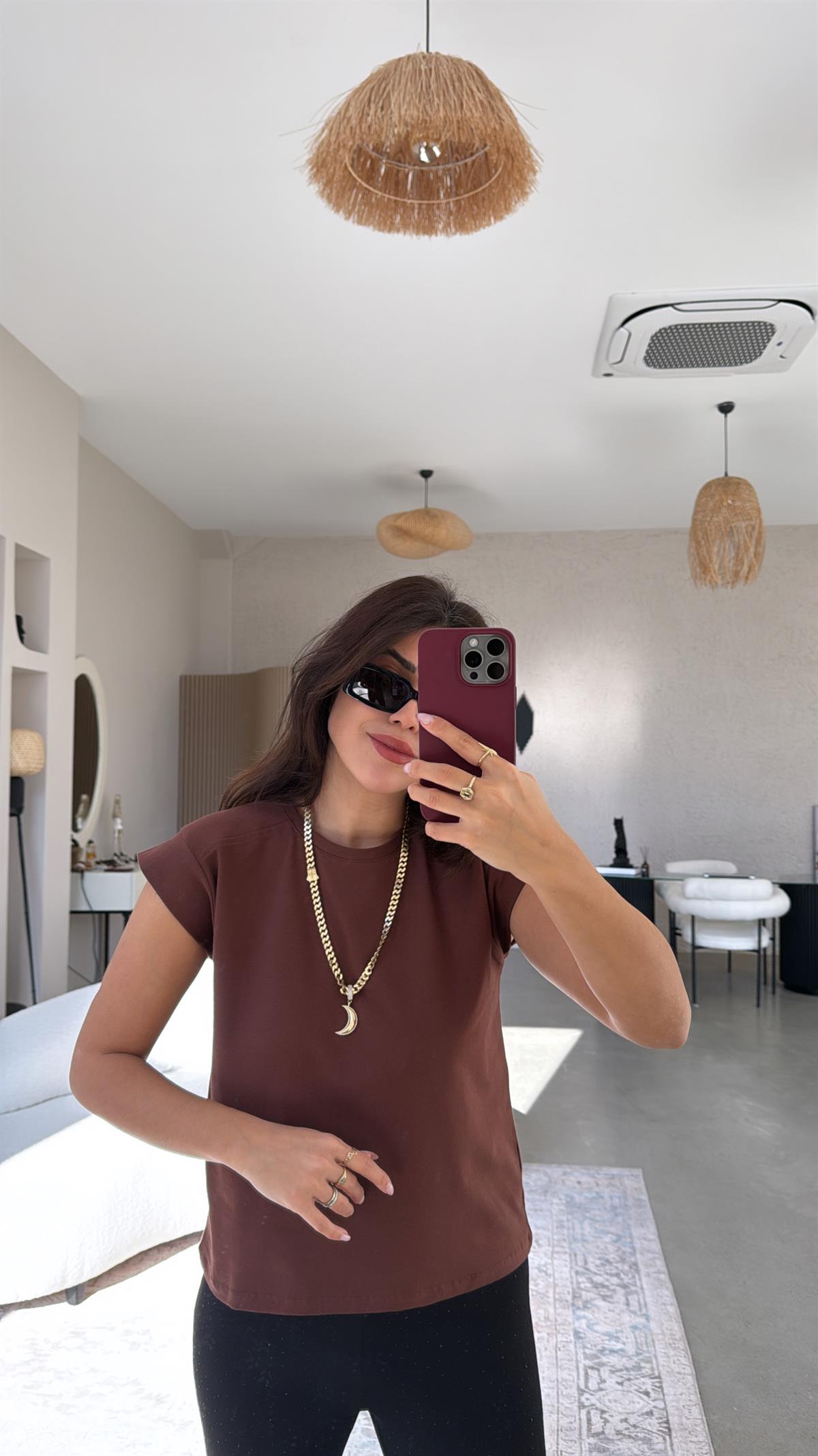 Kahverengi Omuz Detaylı Tshirt