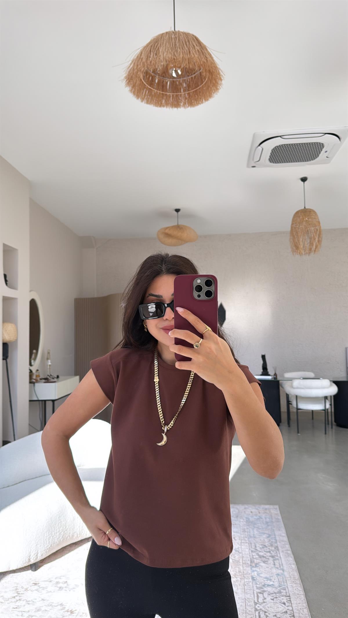 Kahverengi Omuz Detaylı Tshirt