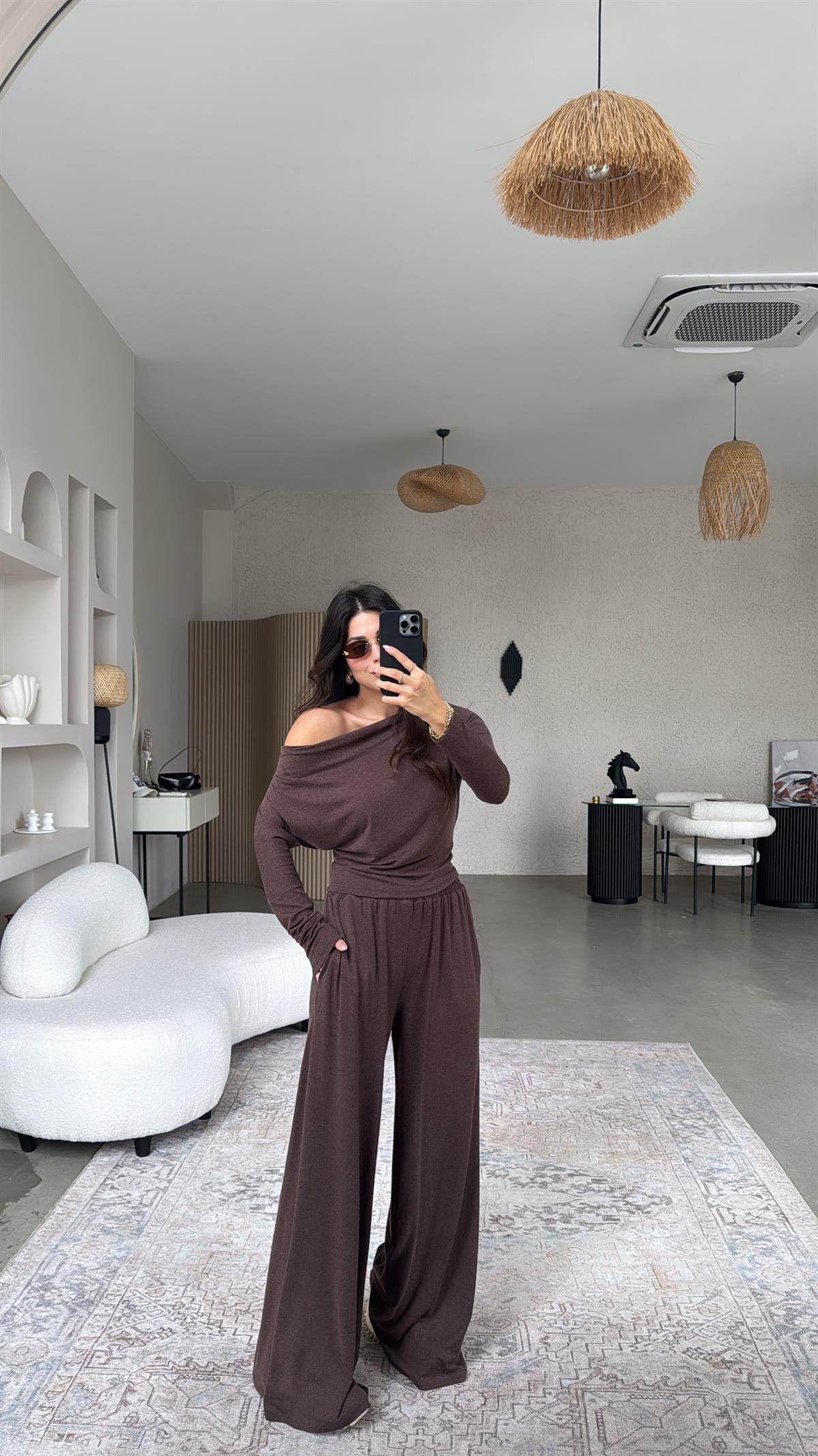 Kahverengi Örme Kayık Yaka Takım