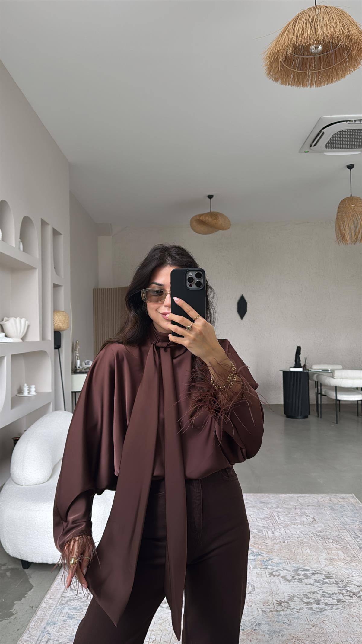 Kahverengi Otrişli Saten Bluz