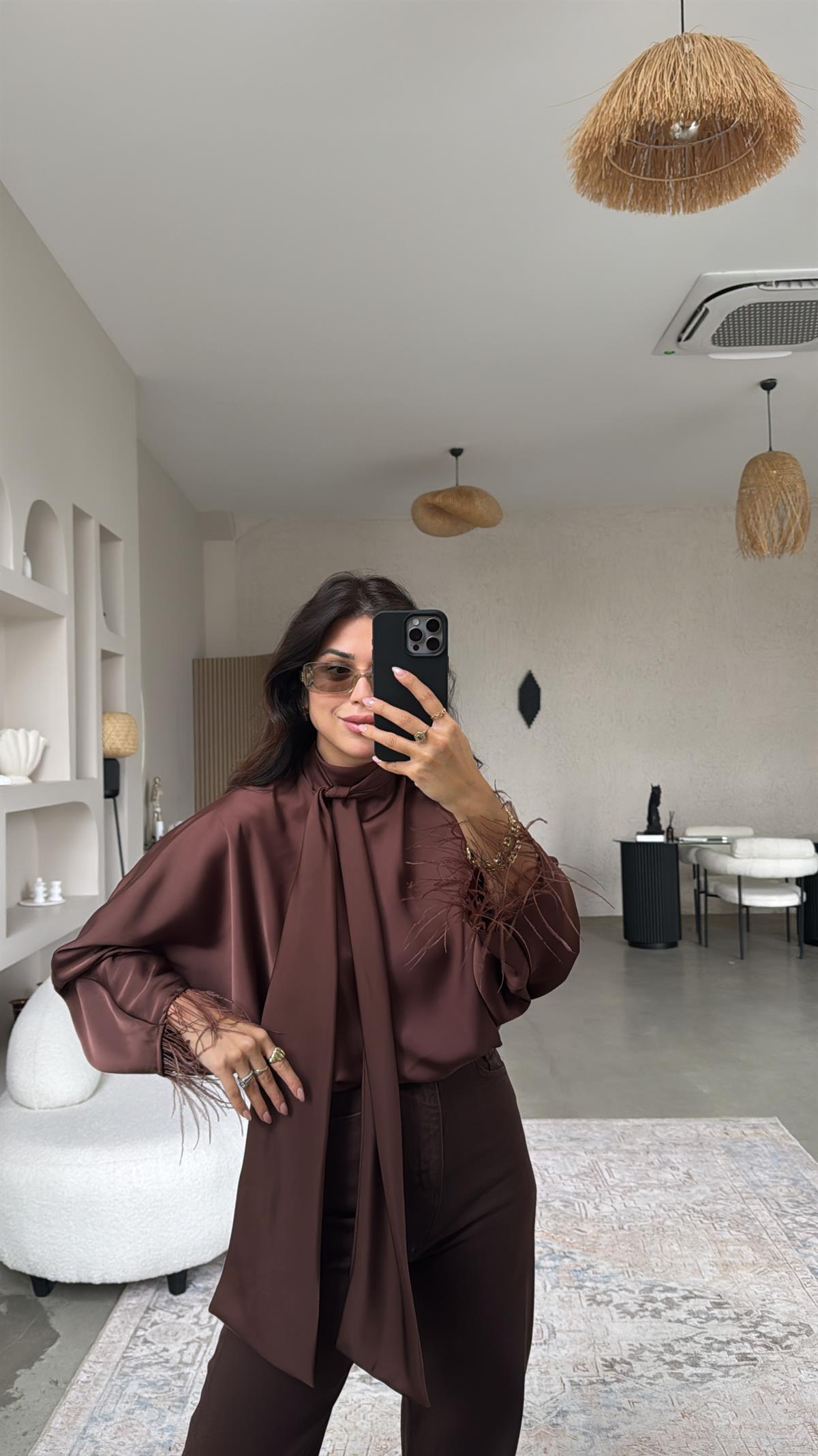 Kahverengi Otrişli Saten Bluz