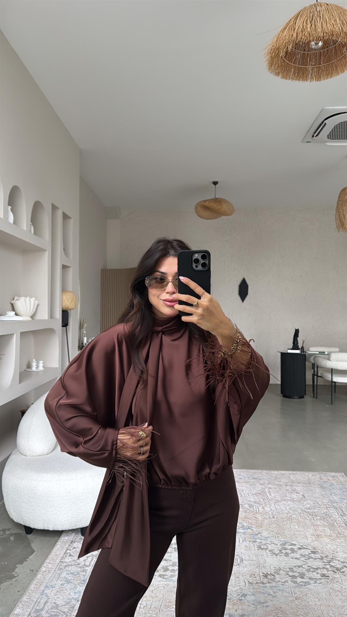 Kahverengi Otrişli Saten Bluz