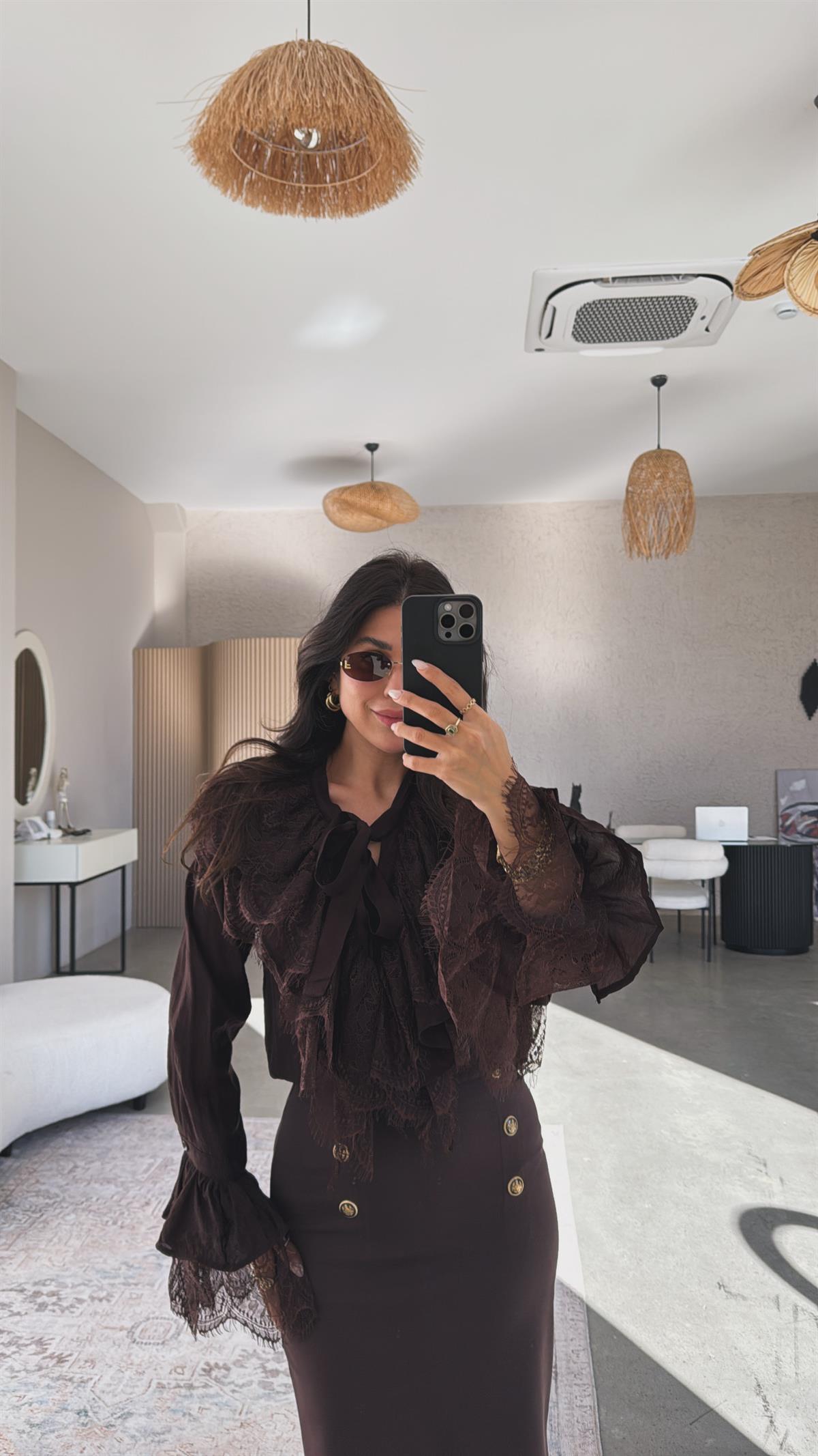 Kahverengi Romantik Fırfır Dantel Bluz