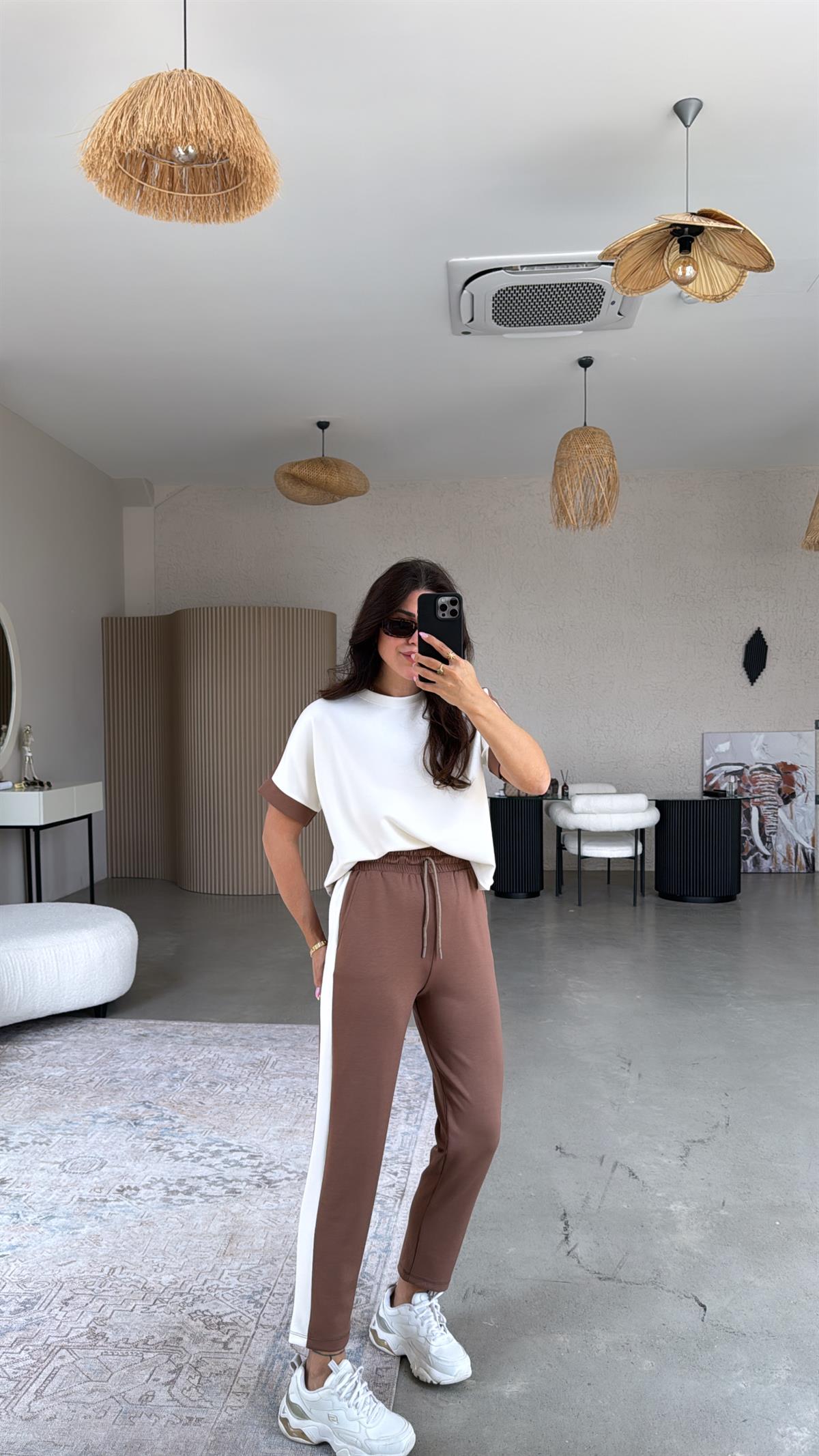 Kahverengi Şeritli Modal Takım