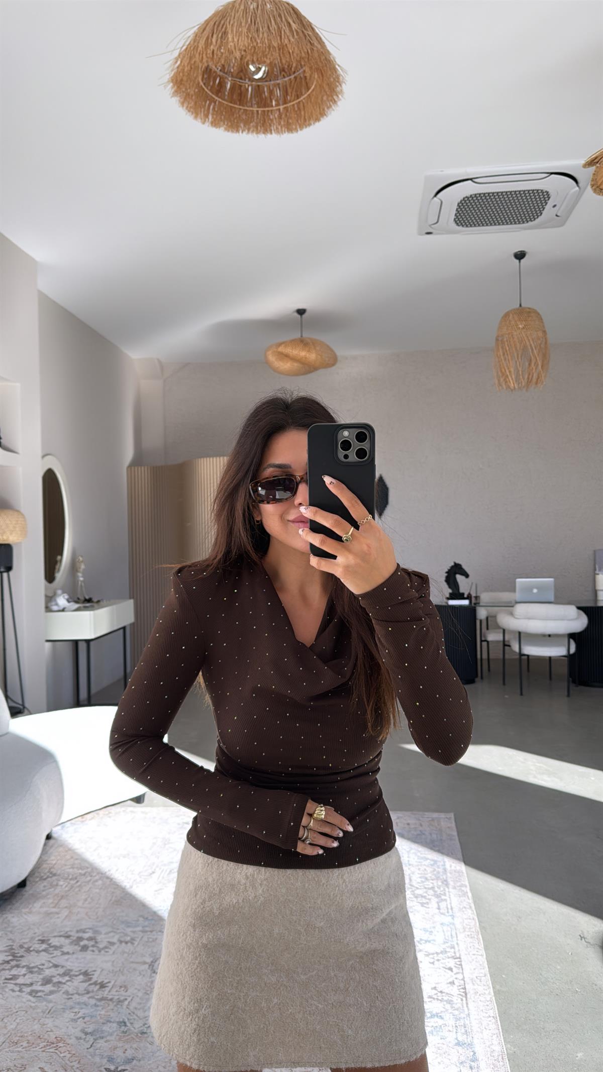 Kahverengi Taşlı Degaje Bluz
