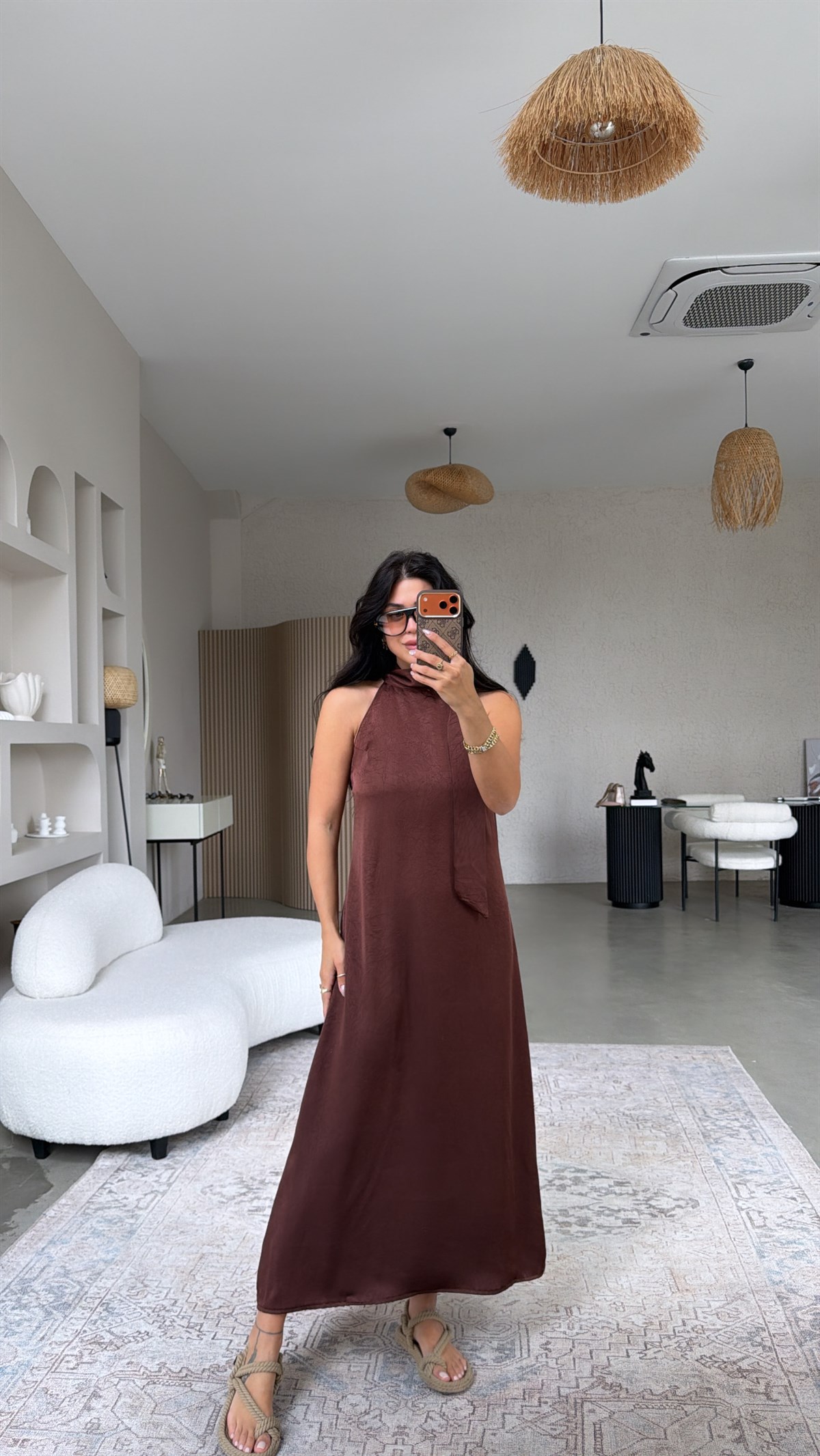 Kahverengi Tok Saten Boyun Bağlamalı Premium Elbise