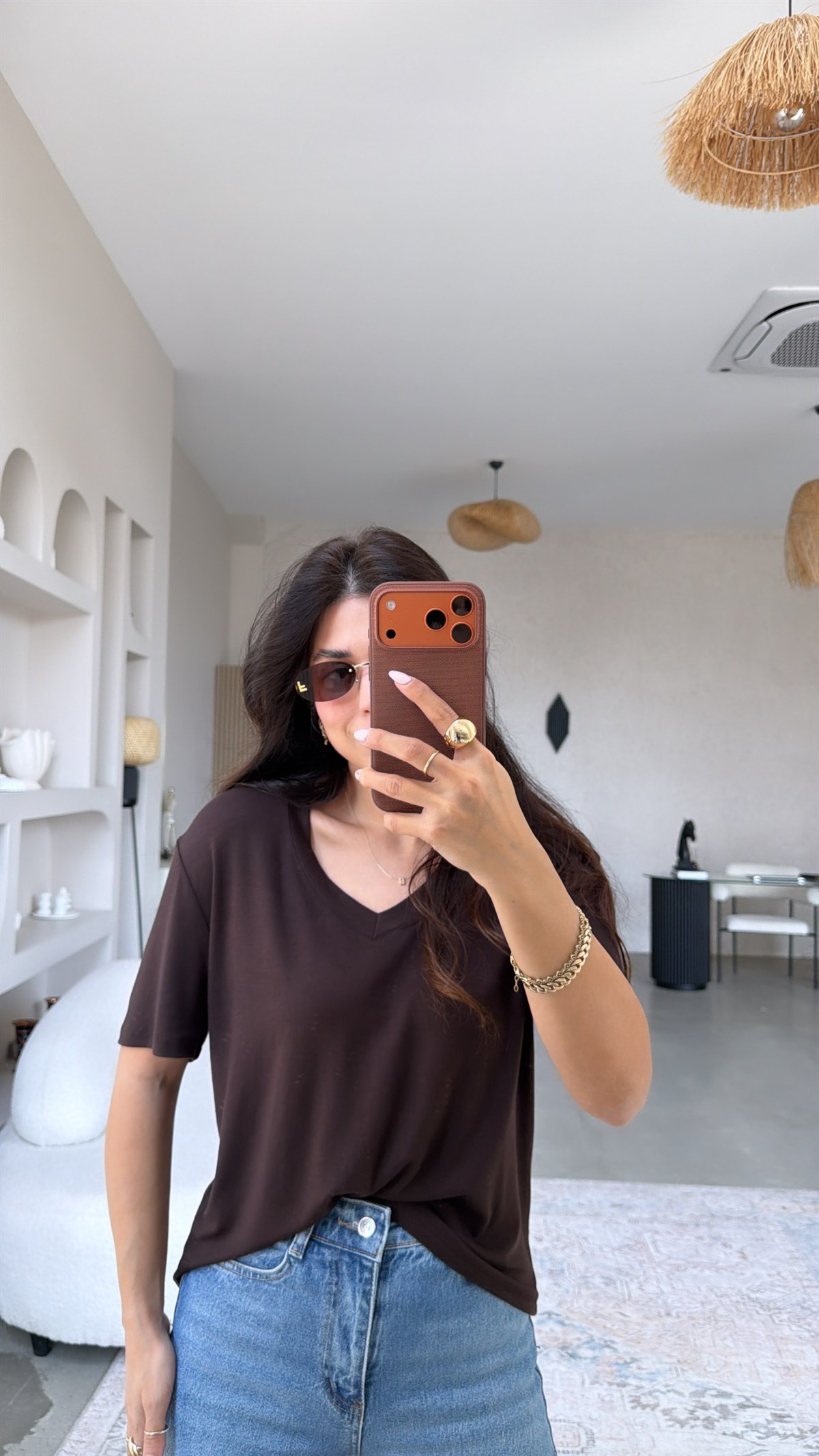 Kahverengi V Yaka Kısa Kollu İthal Kumaş Tshirt