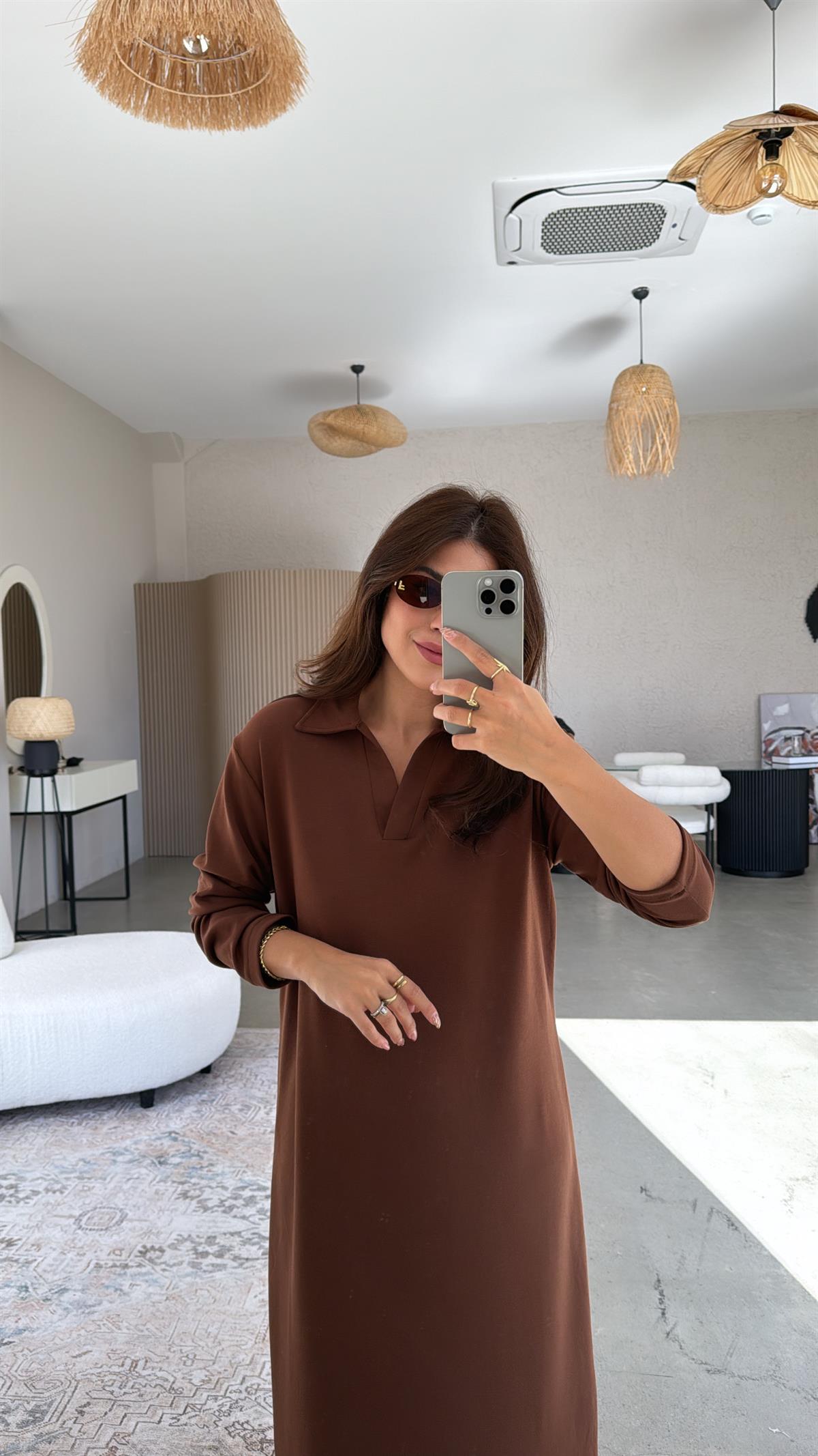 Kahverengi Yakalı Modal Elbise