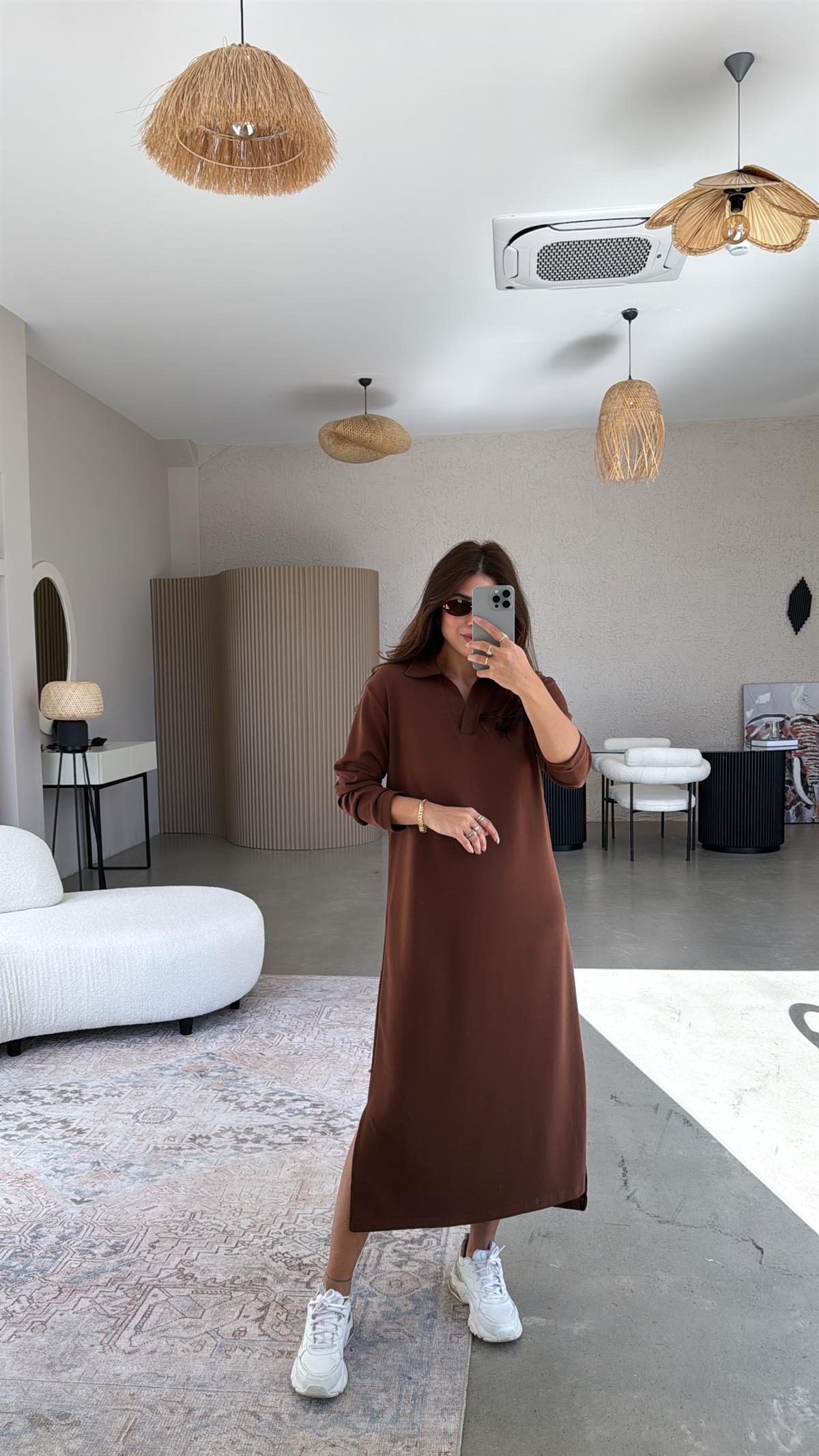 Kahverengi Yakalı Modal Elbise