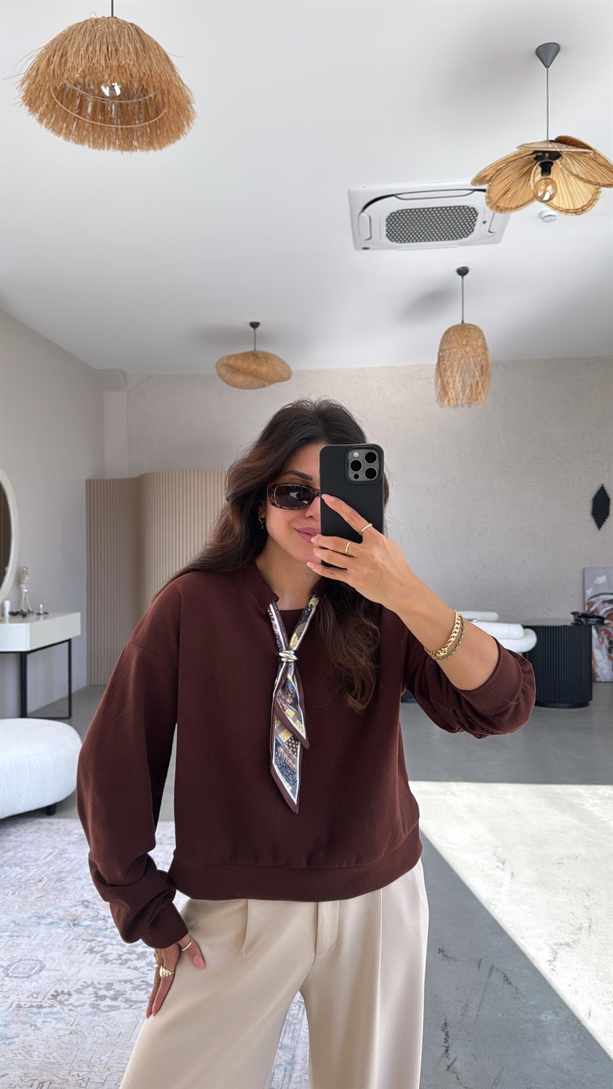 Kaşkorse Kahverengi Fularlı Sweatshirt