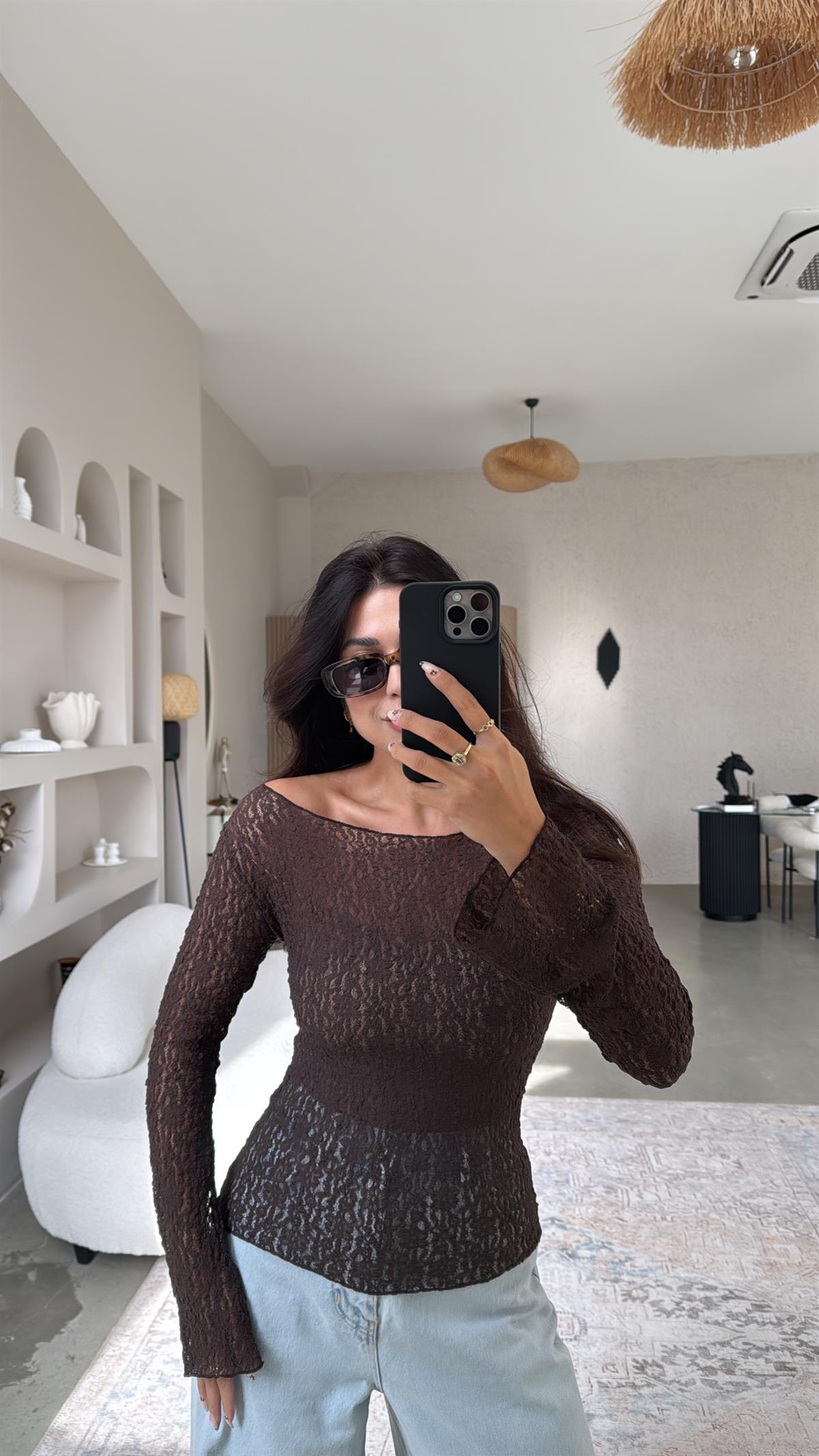 Kayık Yaka Kahverengi Dantel Bluz