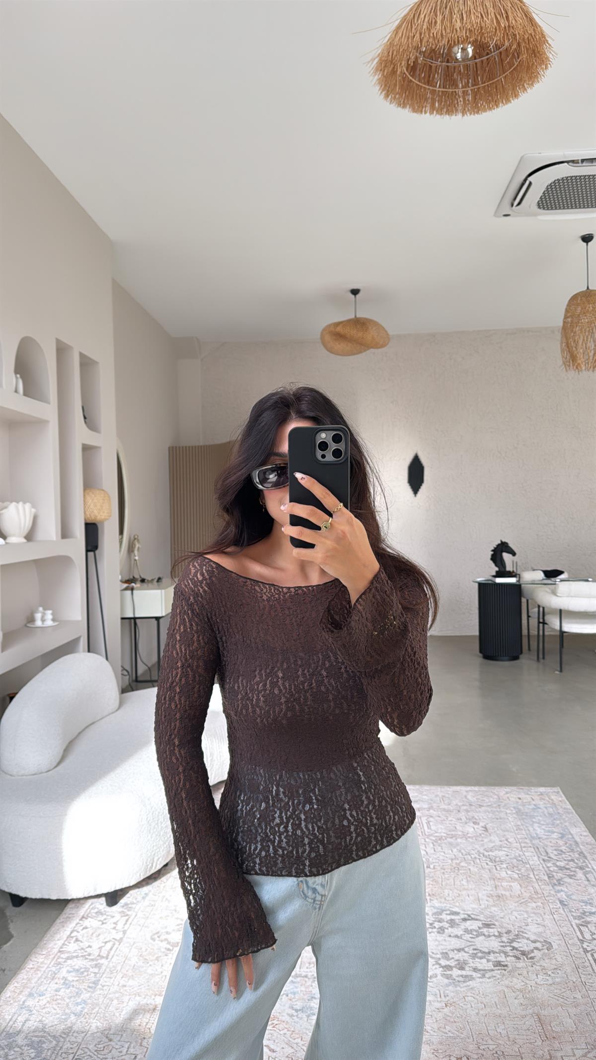 Kayık Yaka Kahverengi Dantel Bluz