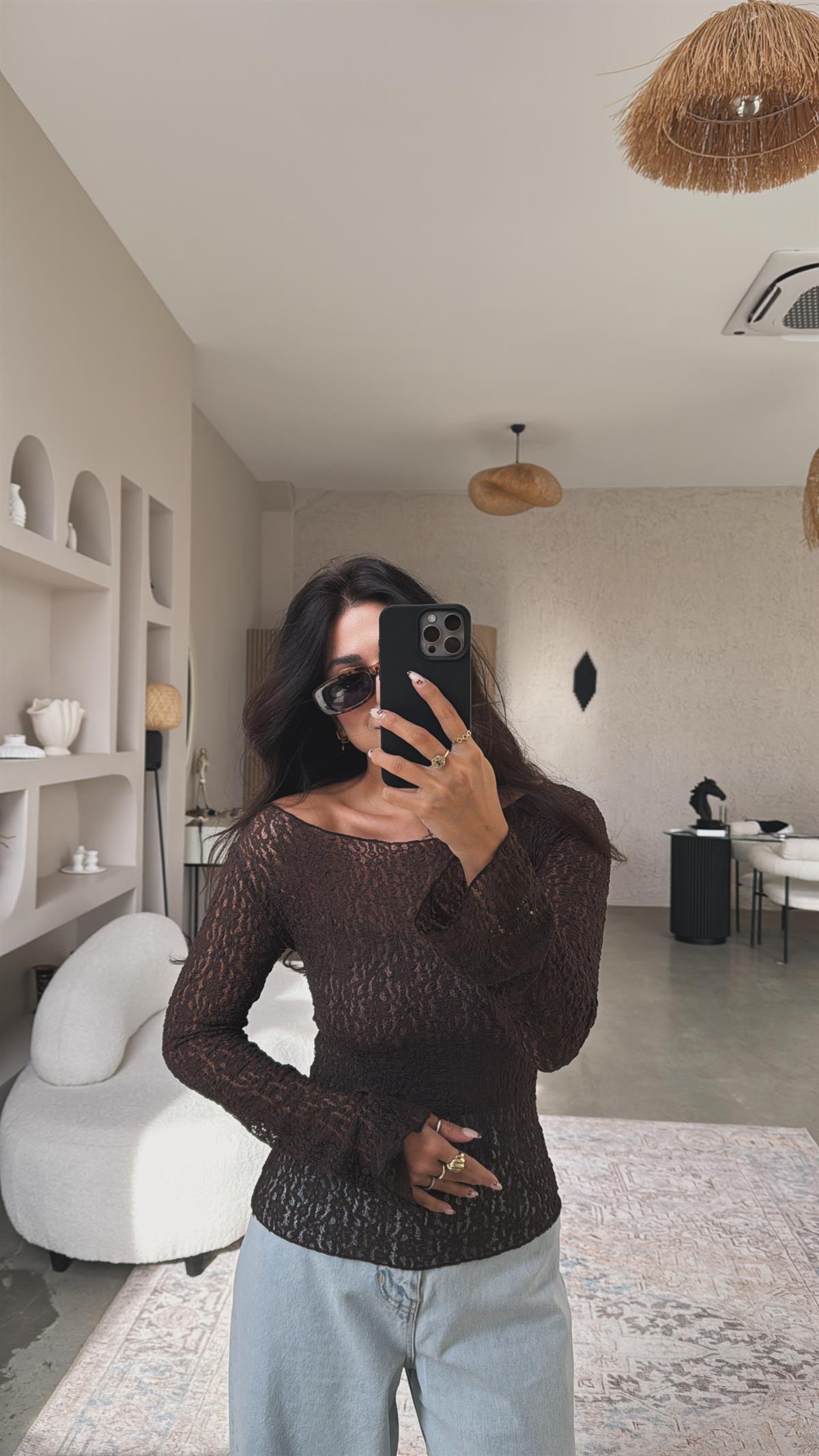 Kayık Yaka Kahverengi Dantel Bluz