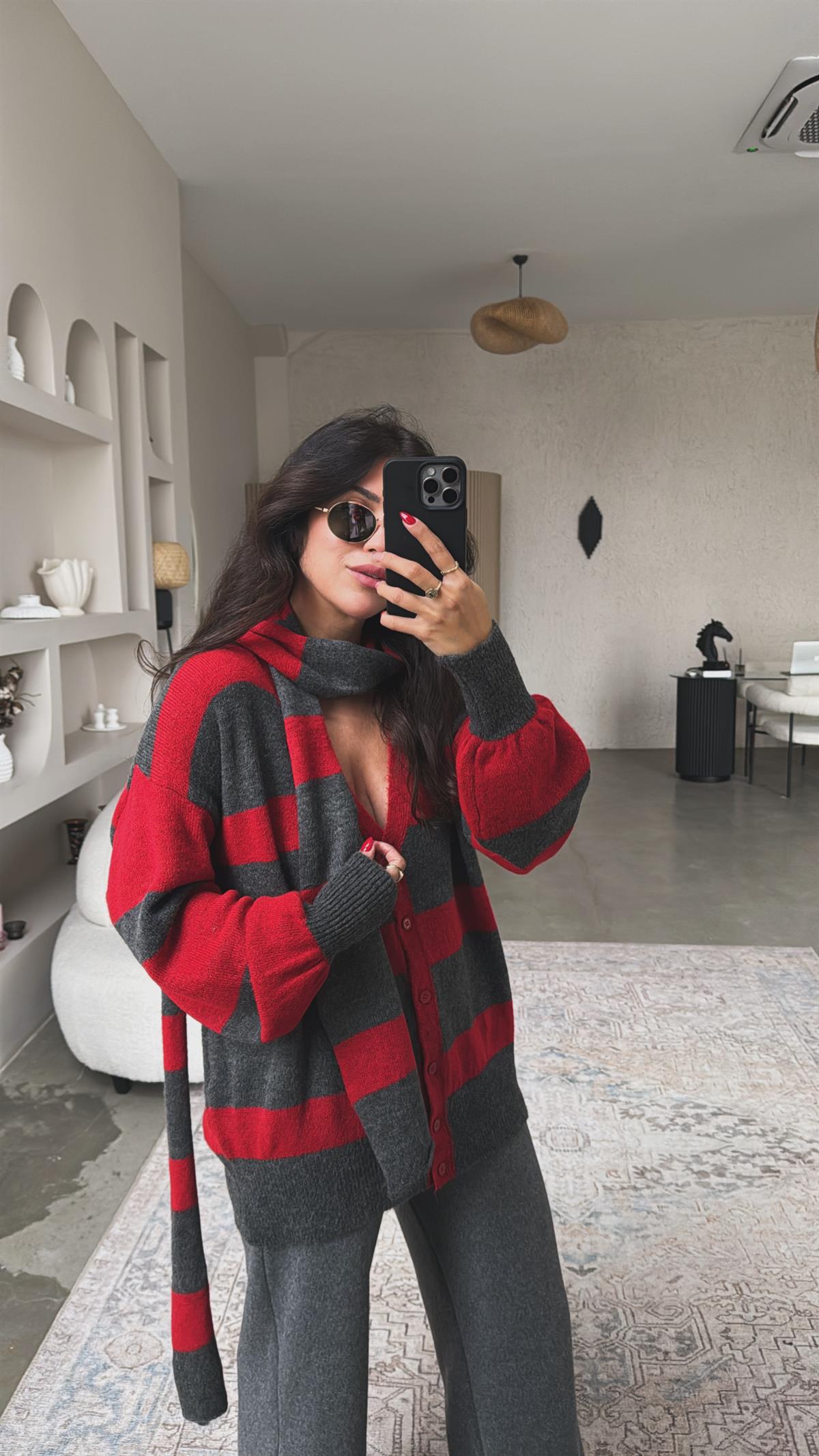 Kırmızı Antrasit Şeritli Kendinden Atkılı Yumoş Hırka