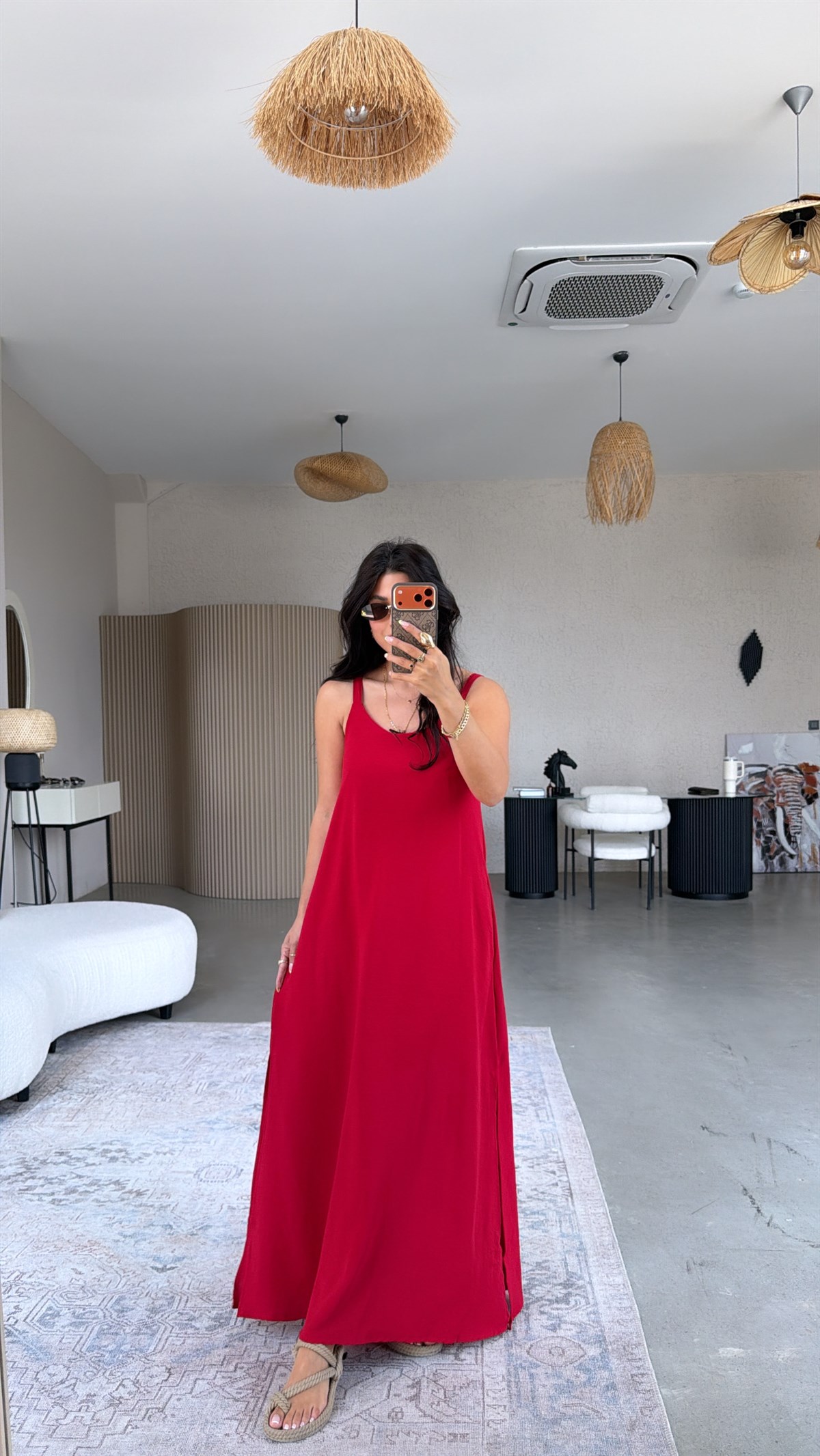 Kırmızı Askılı Yırtmaçlı Maxi Dökümlü Elbise