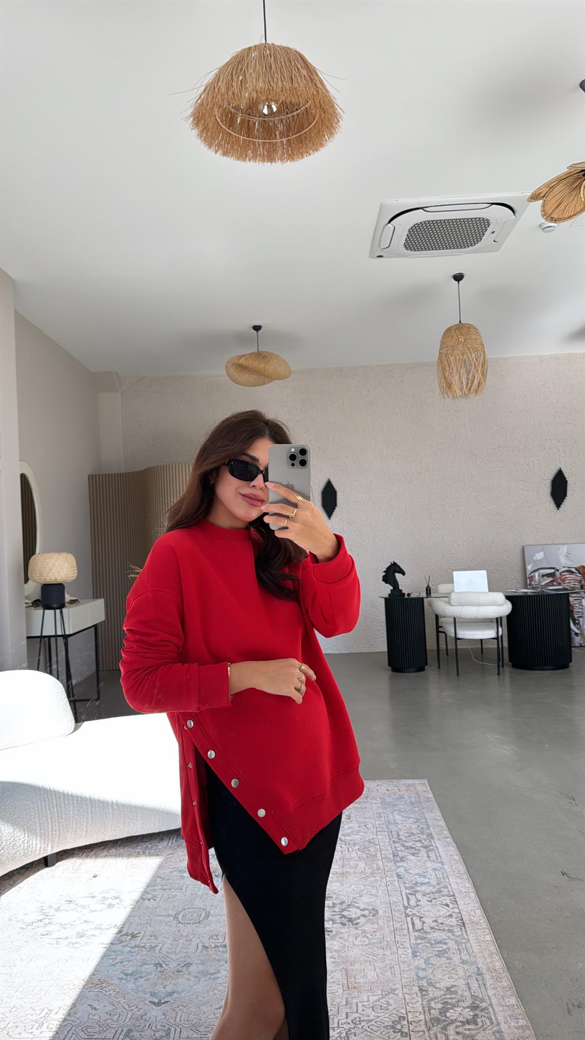 Kırmızı Çıtçıt Detaylı Sweatshirt