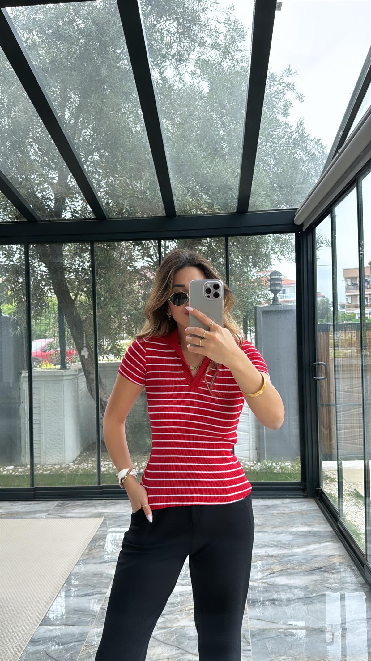 Kırmızı Çizgili Yakalı Ribana Tshirt