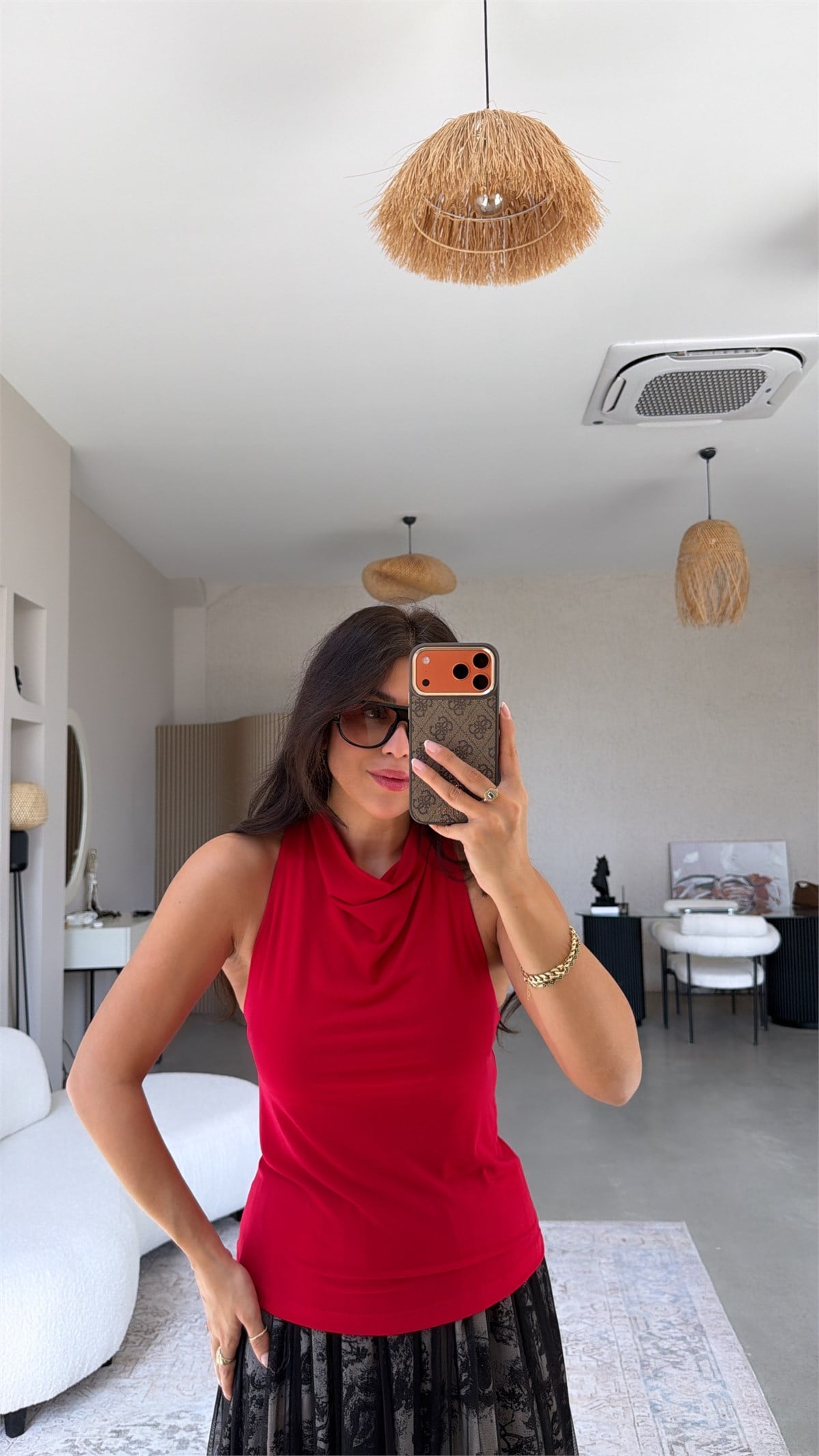 Kırmızı Degaje Ense Düğmeli Bluz