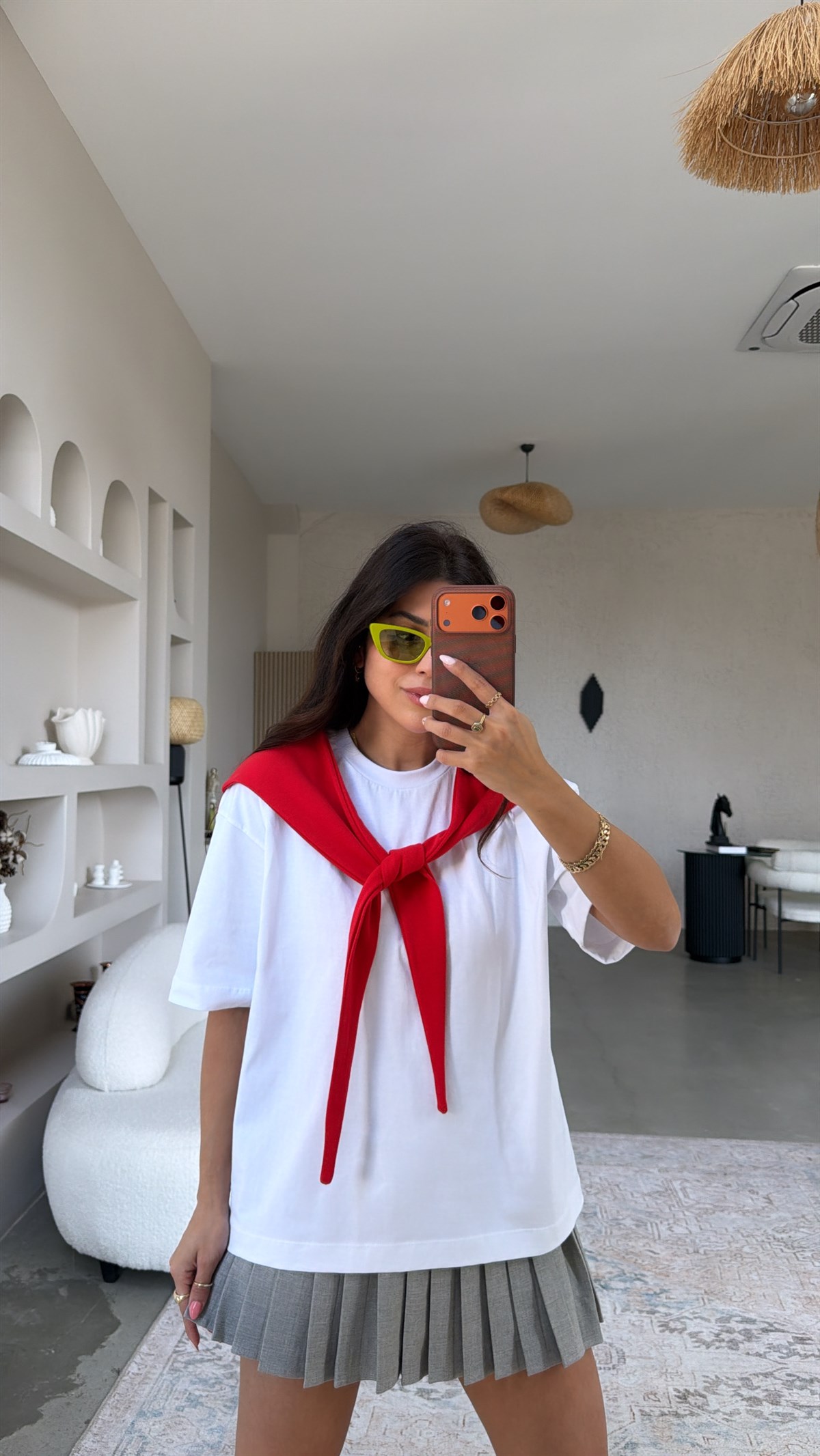 Kırmızı Fular Detaylı Pamuk Tshirt