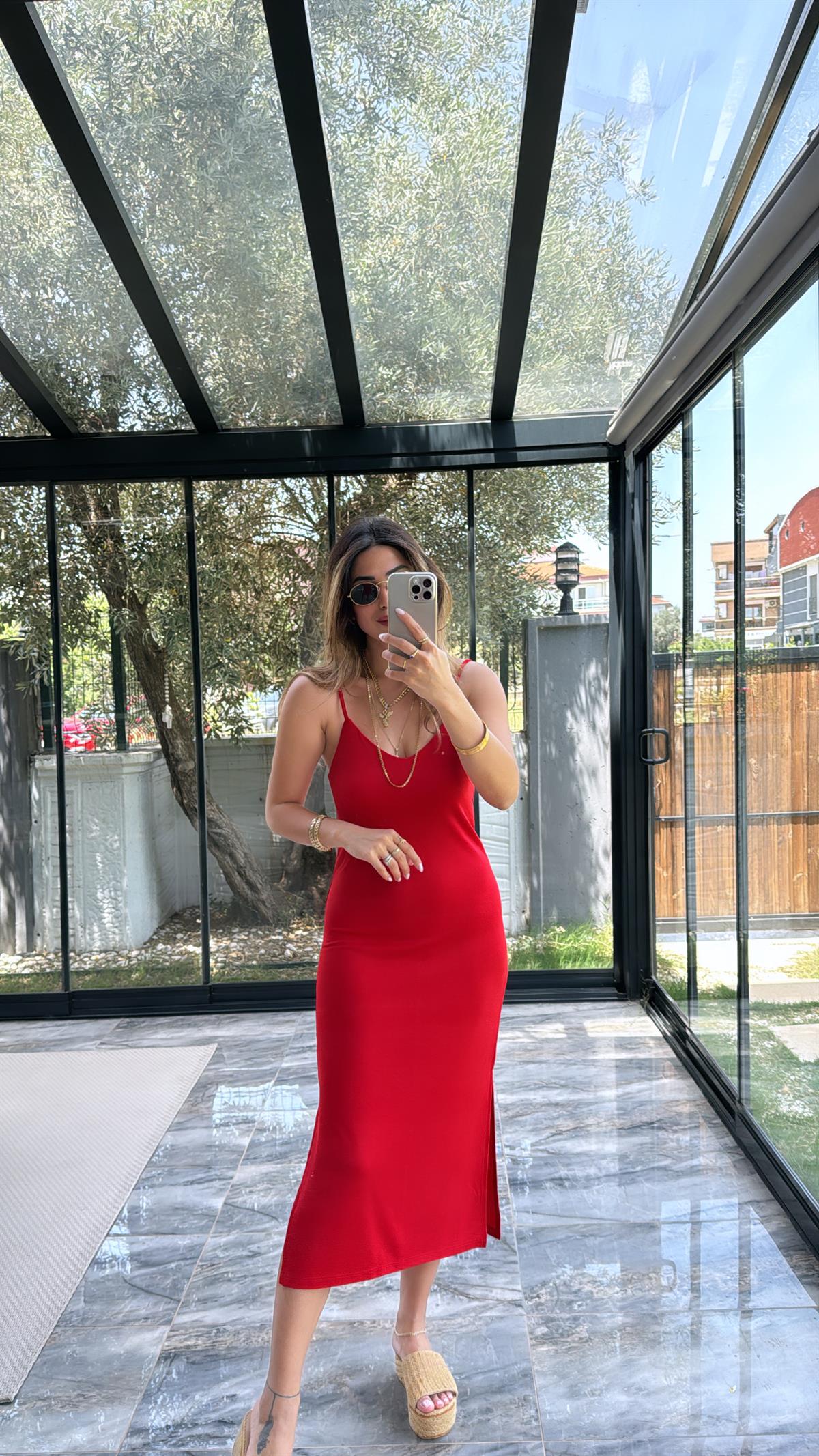 Kırmızı İp Askılı Pike Modal Yırtmaçlı Elbise