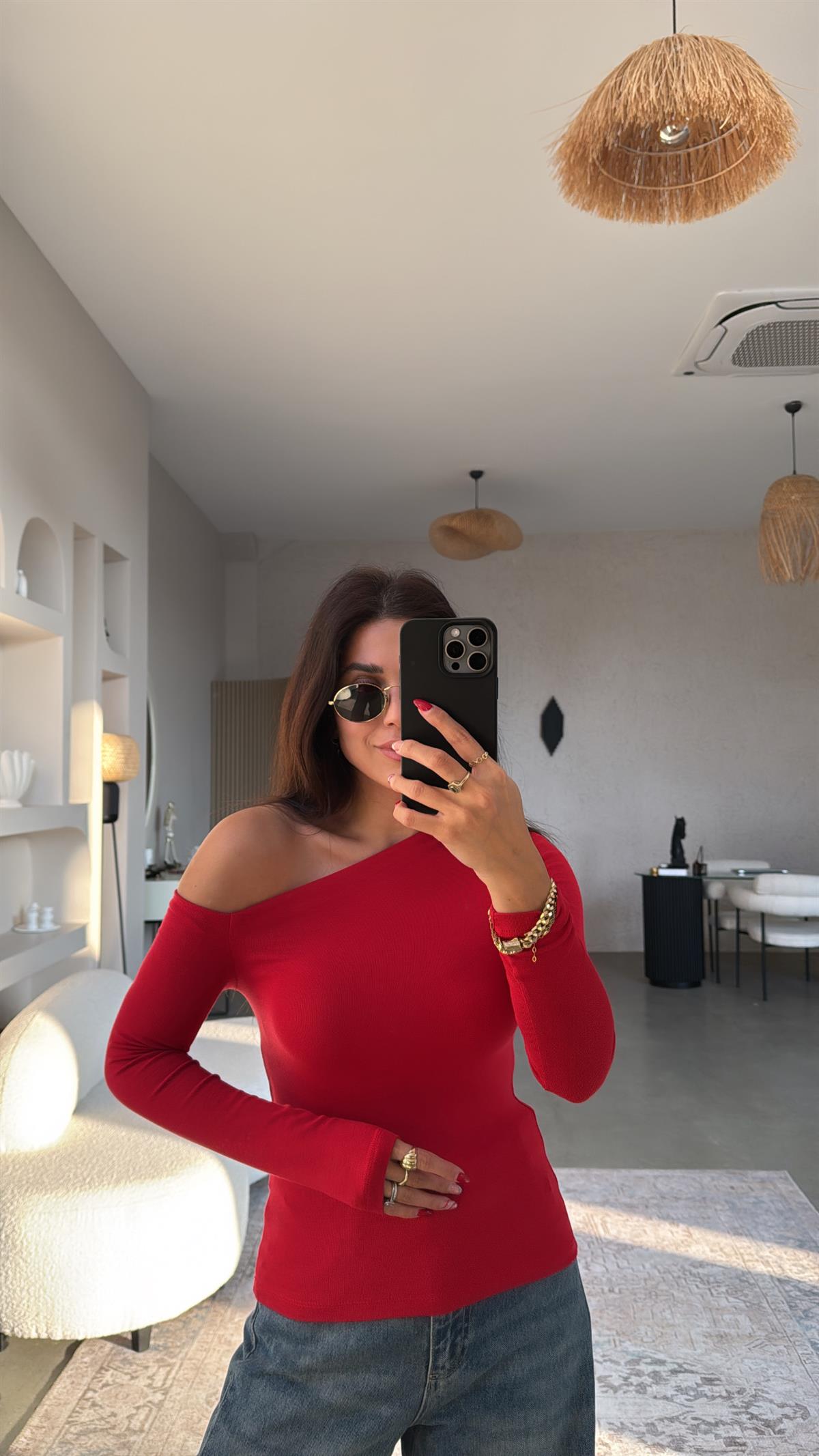 Kırmızı İthal Modal Kumaş Omzu Açık Bluz