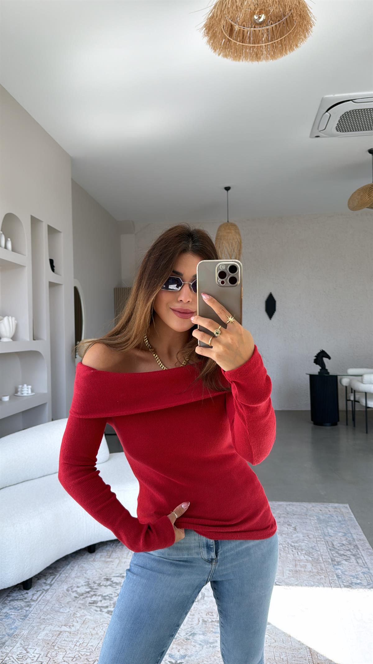 Kırmızı Madonna Bluz