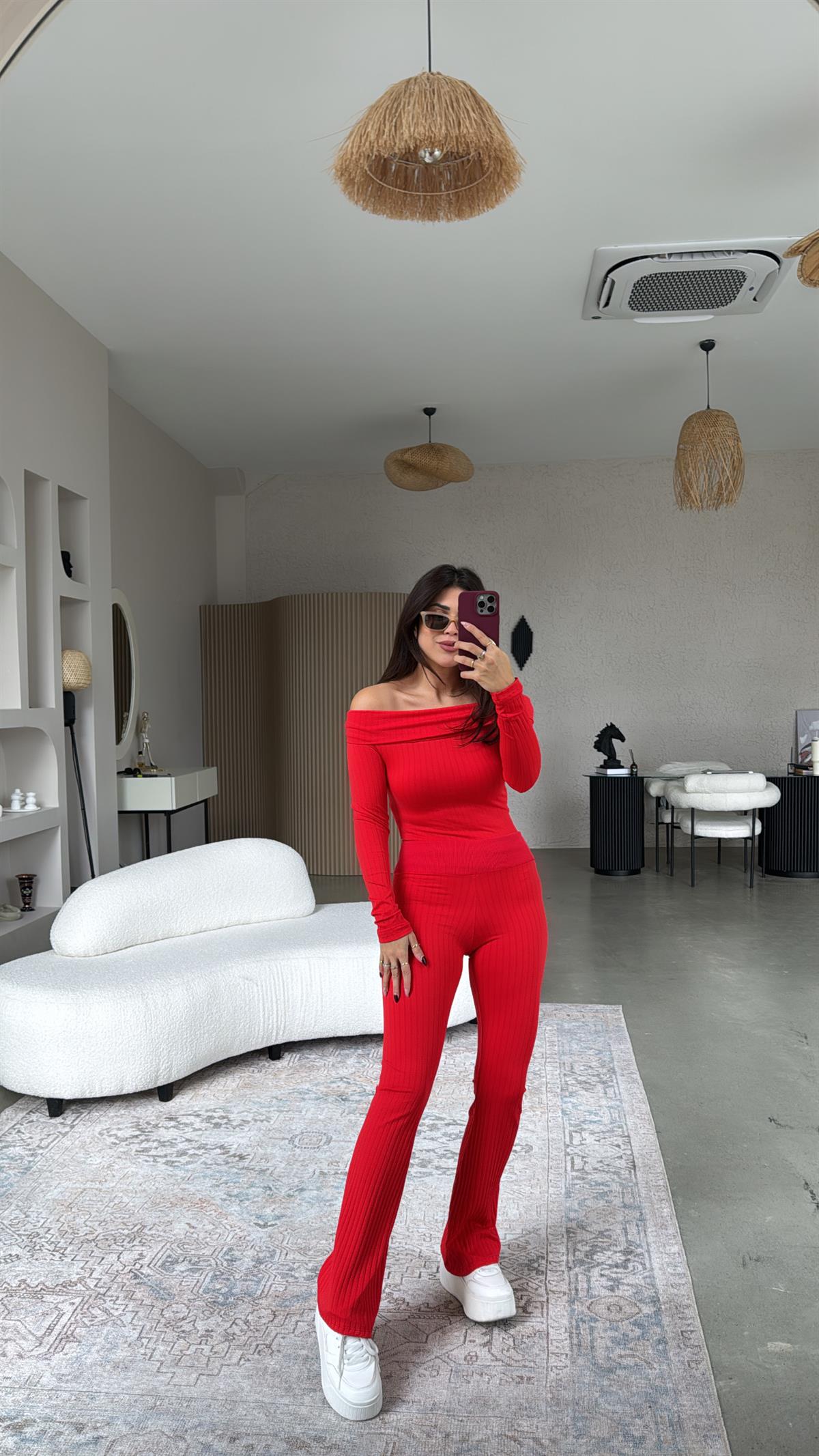 Kırmızı Madonna Yaka NM Takım