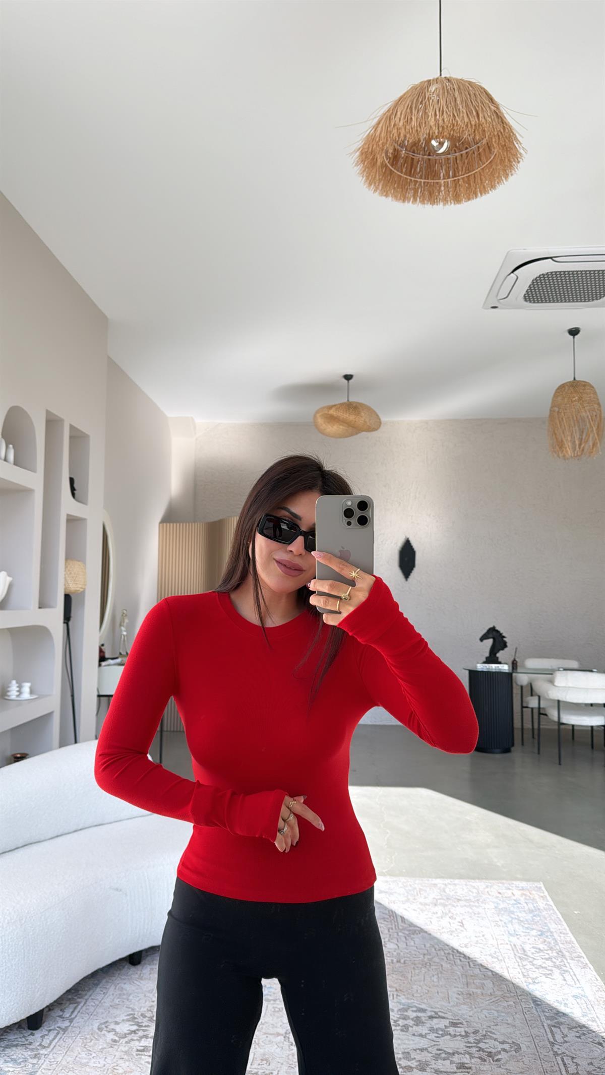 Kırmızı Parmak Geçme Oys Kumaş Body