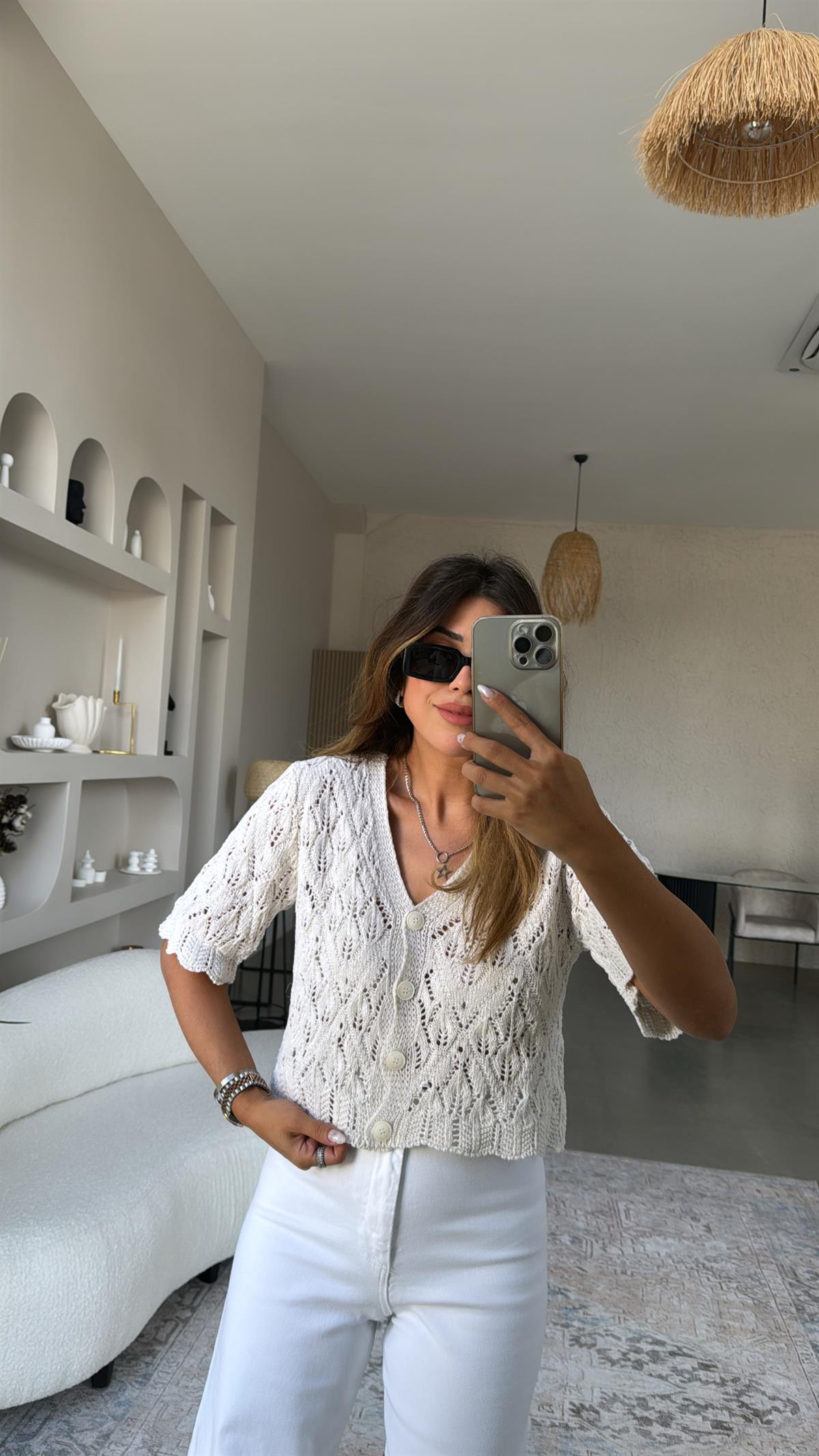 Kısa Kol Düğmeli Ajur Hırka