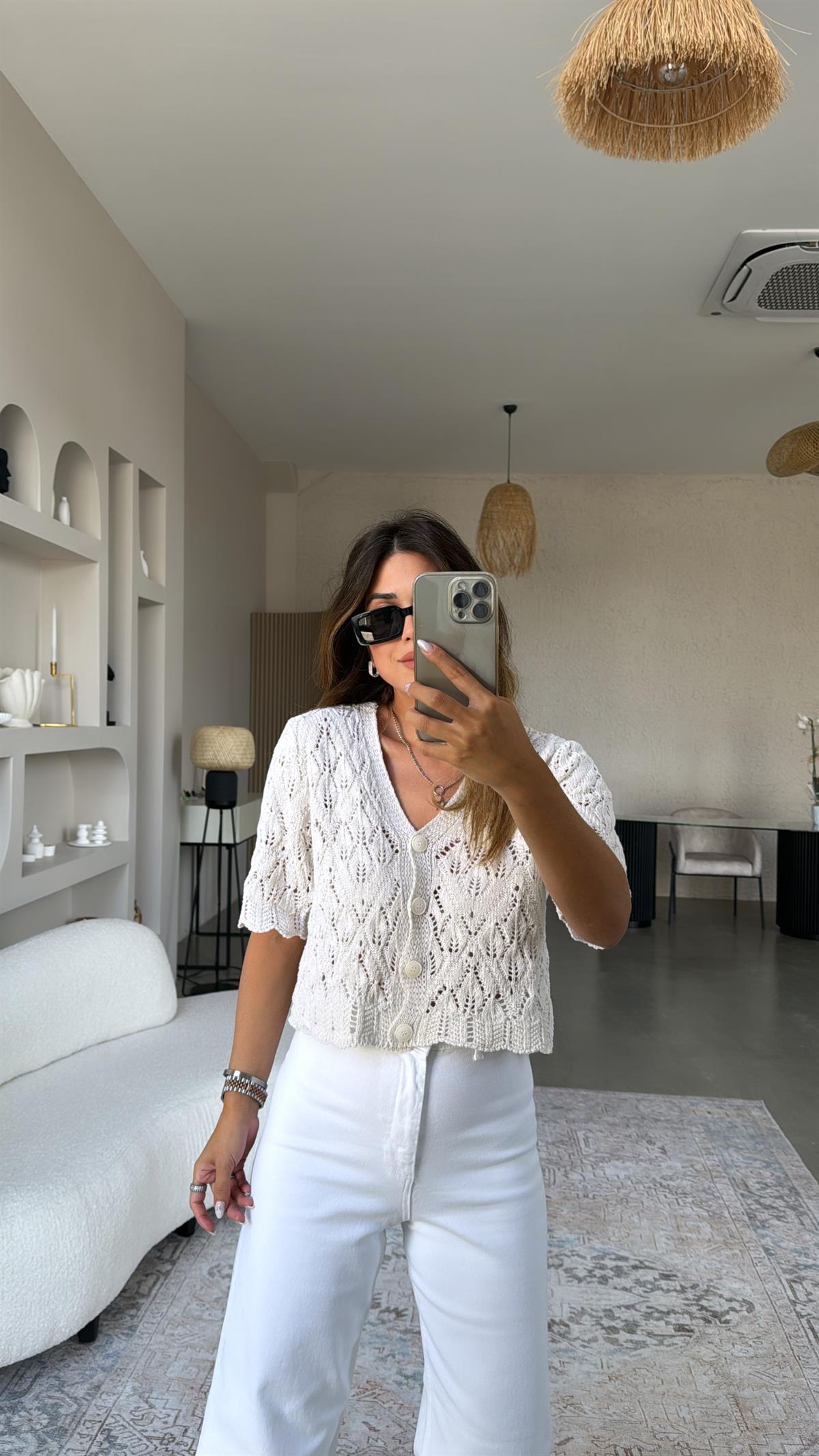 Kısa Kol Düğmeli Ajur Hırka